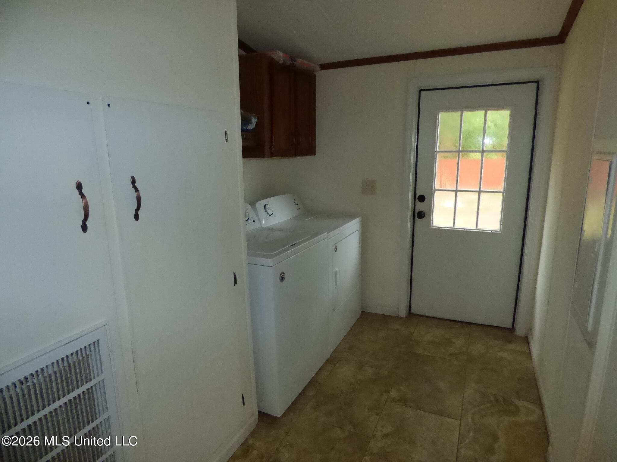 912 Old Highway 51 Property Photo 11