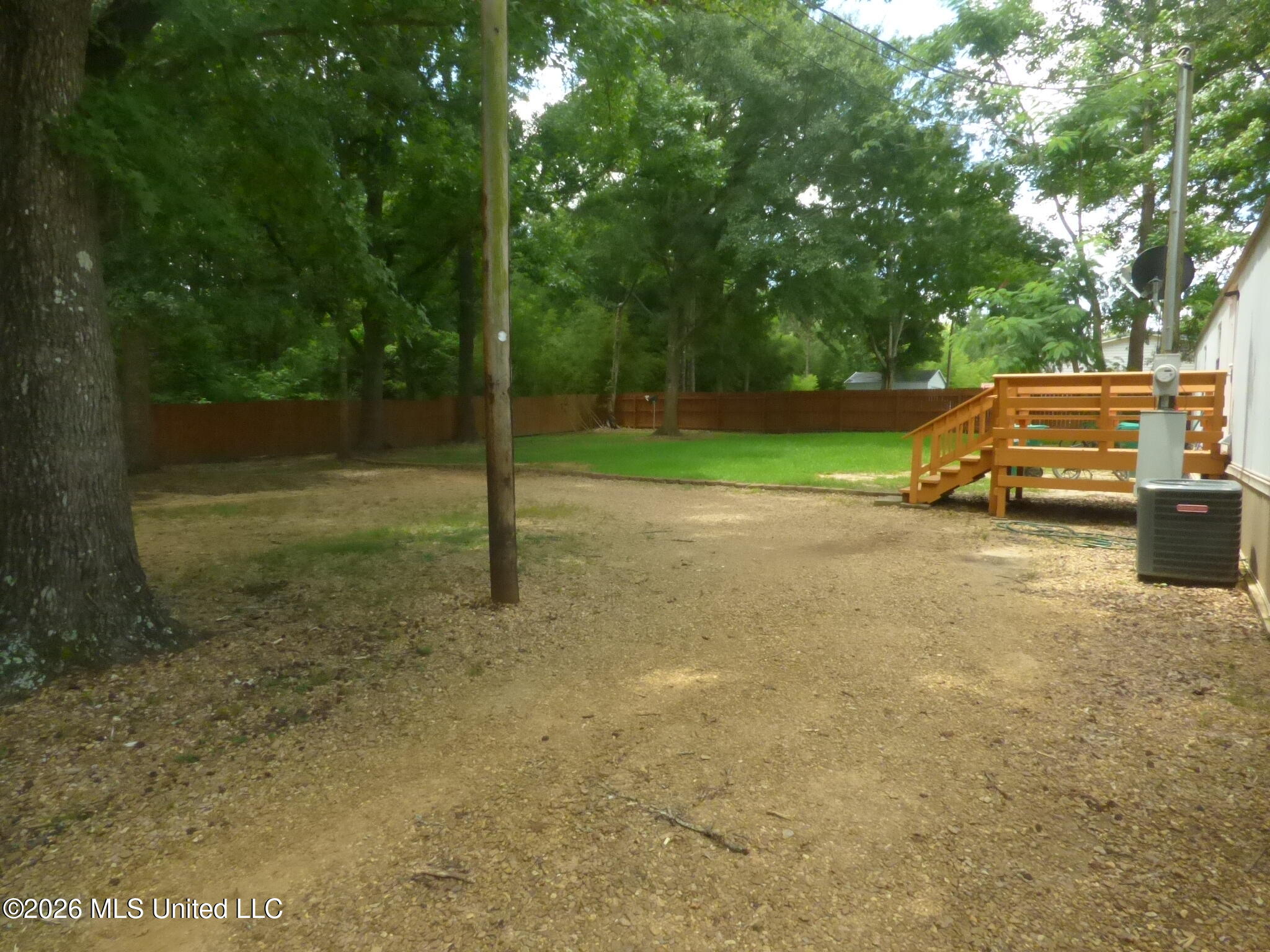 916 Old Highway 51 Property Photo 2