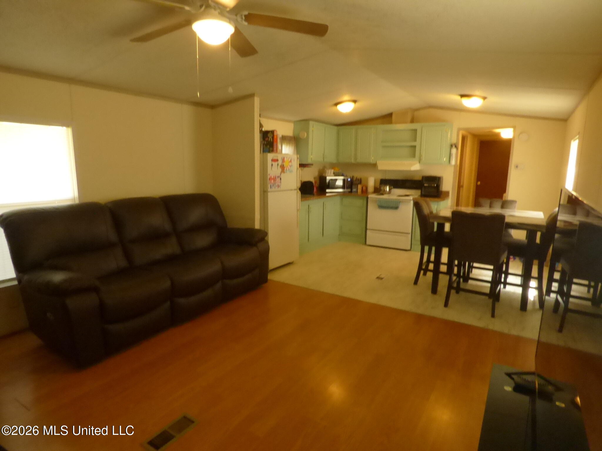 916 Old Highway 51 Property Photo 7