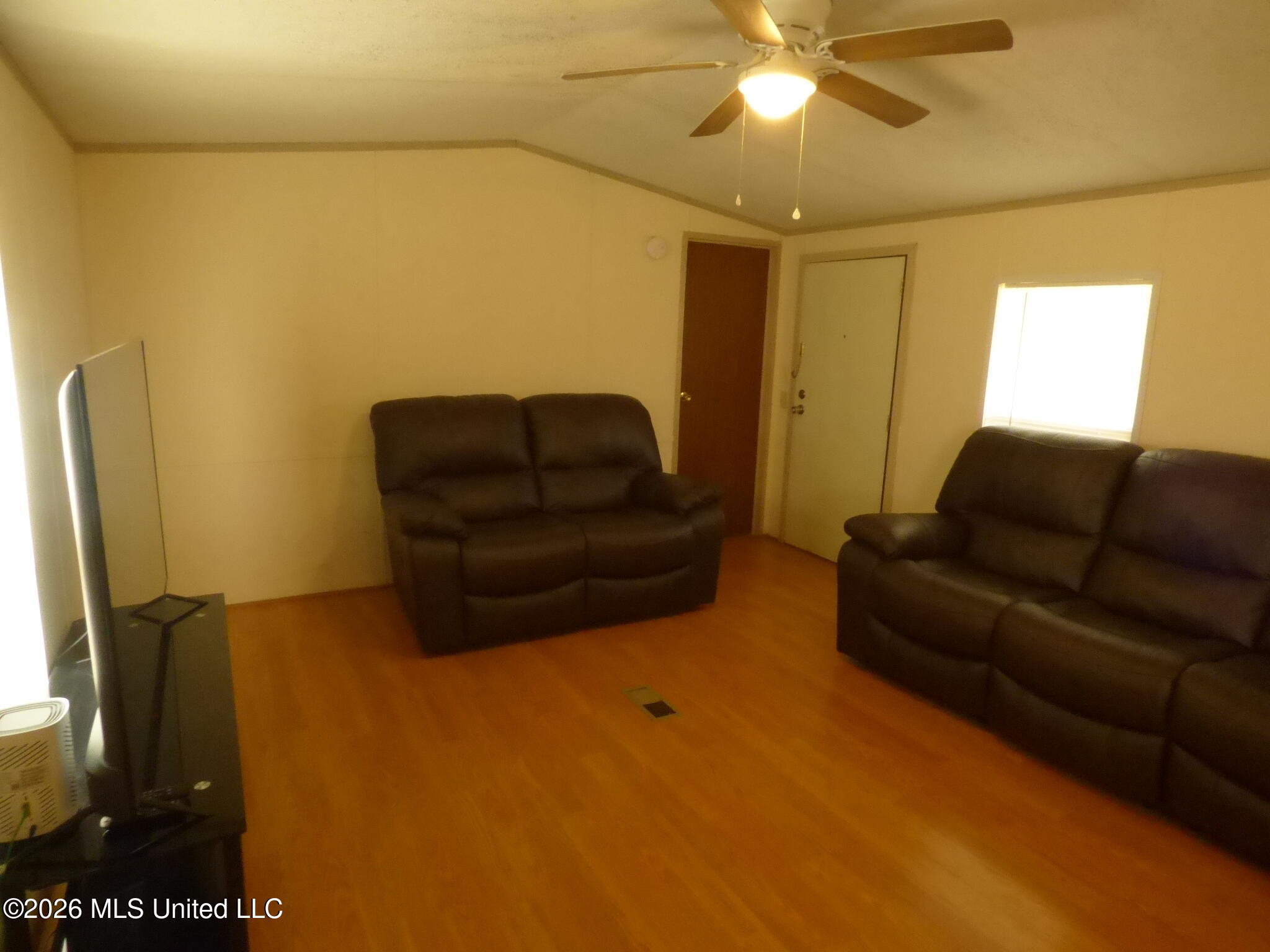 916 Old Highway 51 Property Photo 8