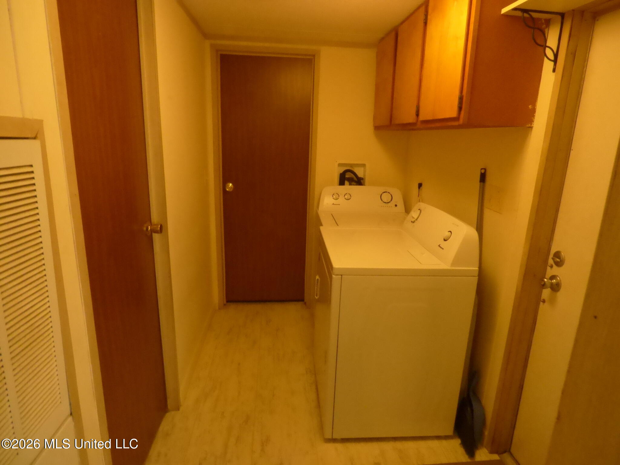 916 Old Highway 51 Property Photo 9
