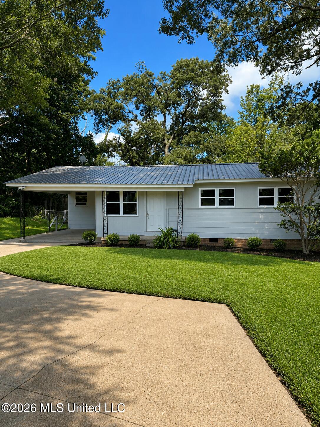 337 S Fox Hall Road Property Photo 1