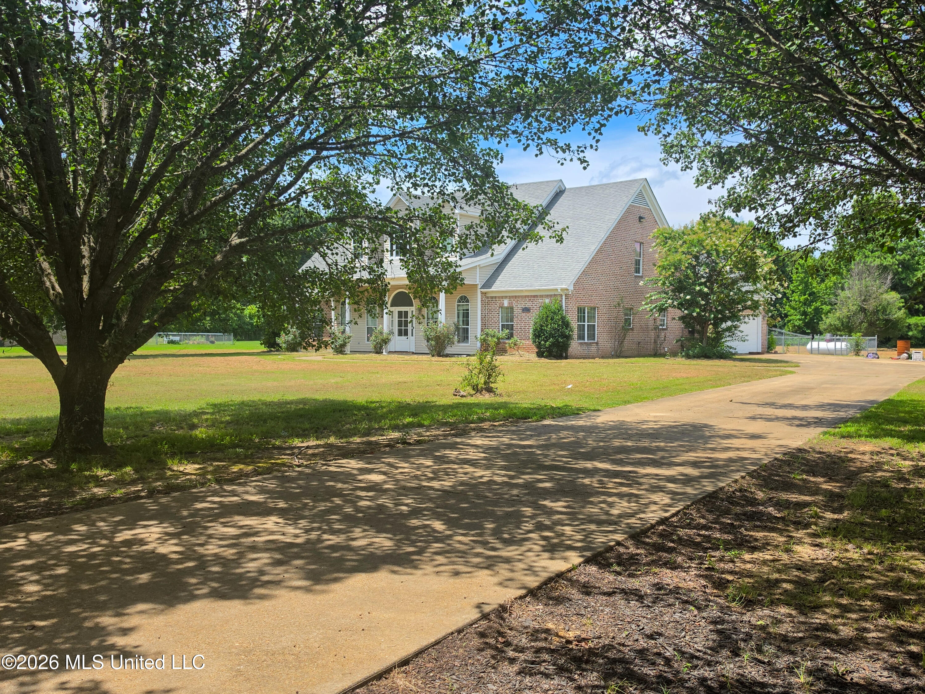 537 Golden Pond Drive Property Photo 6