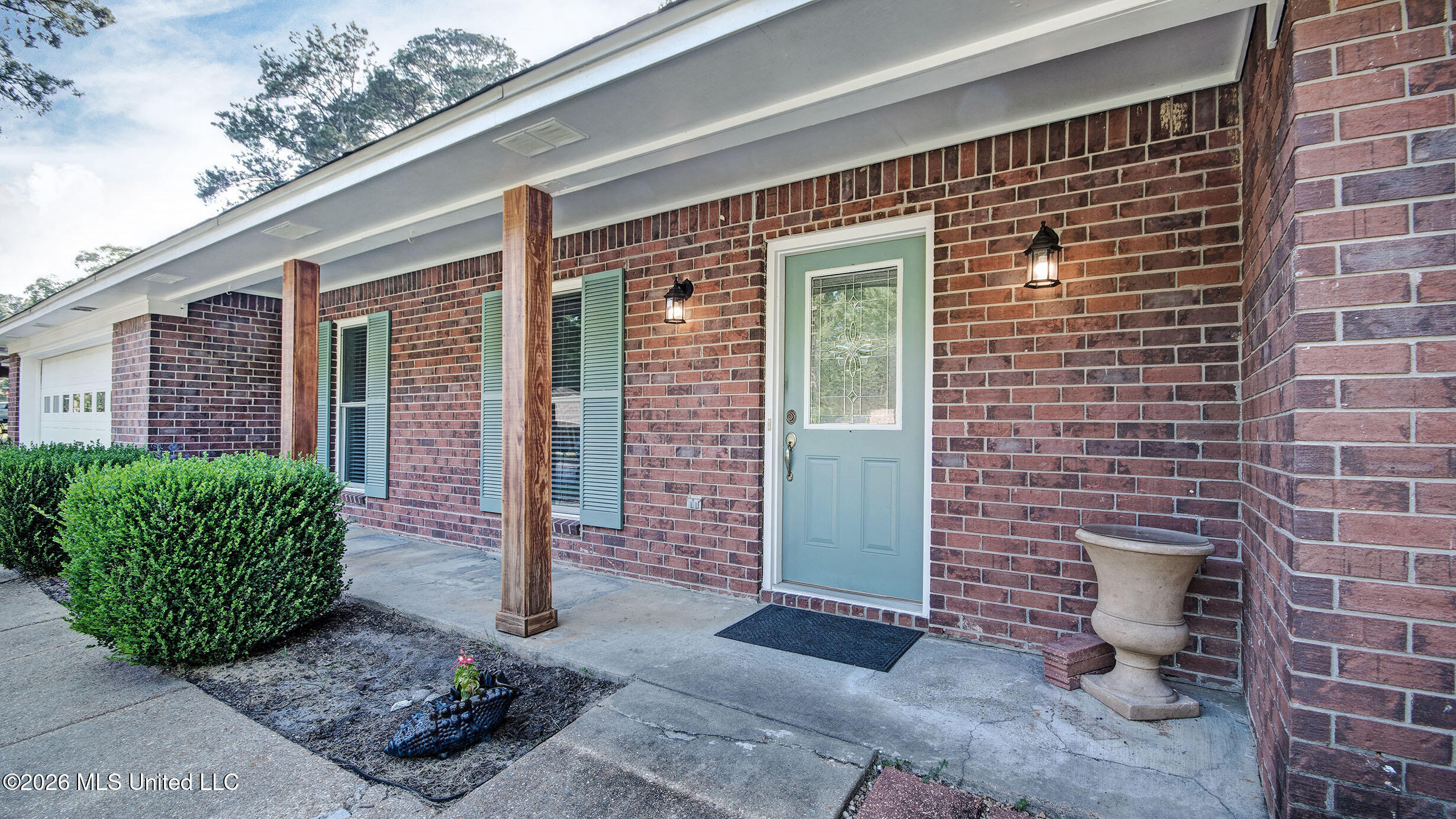 708 Benwick Drive Property Photo 3
