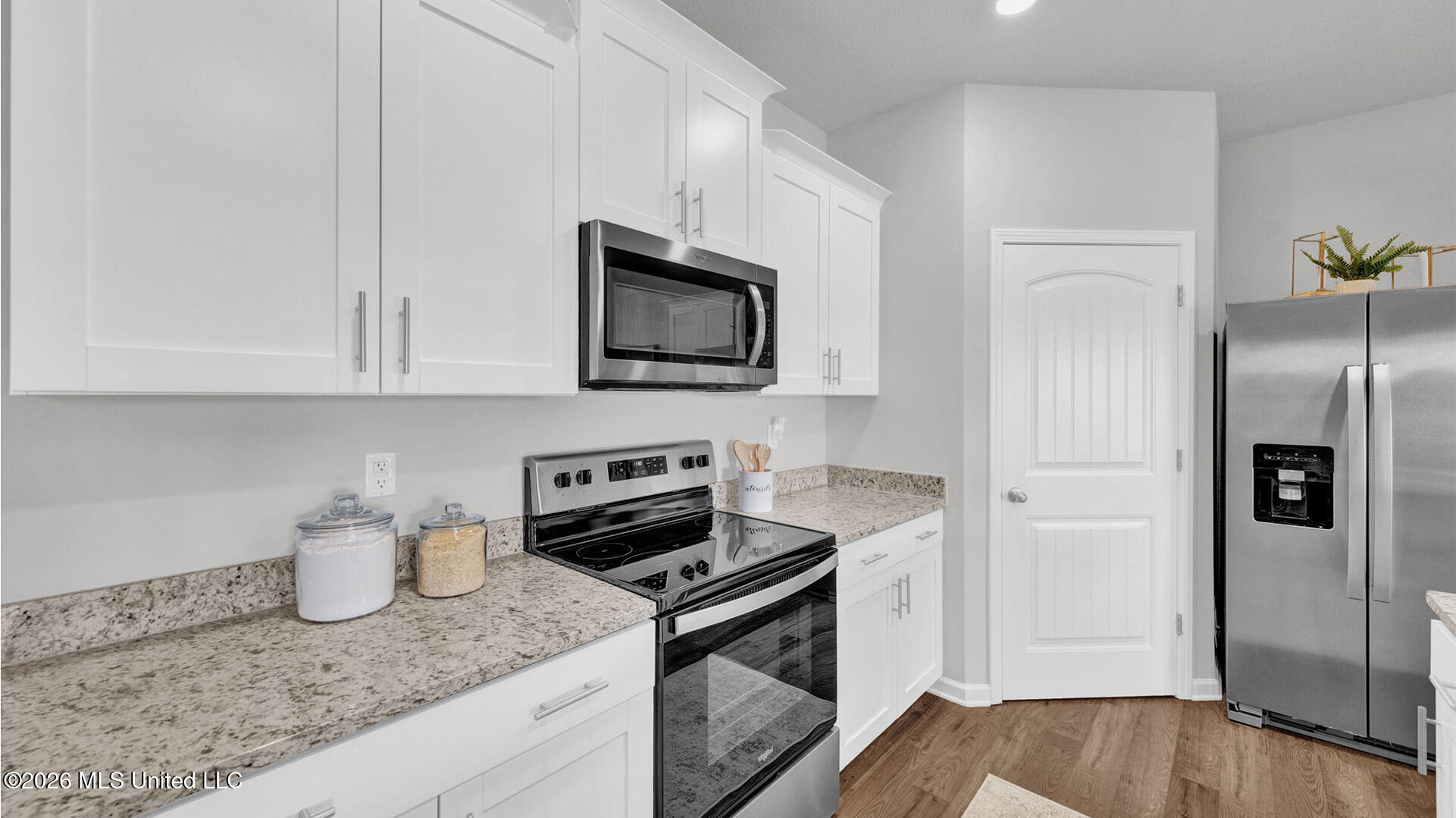 83 Erie Avenue Property Photo 6