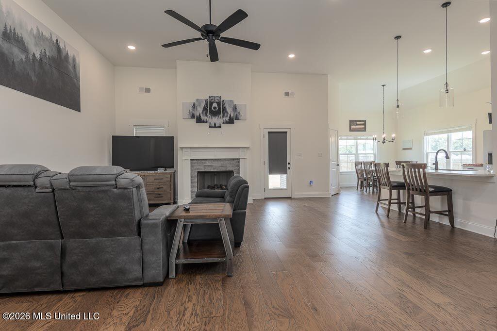 7620 Crosswinds Boulevard Property Photo 6