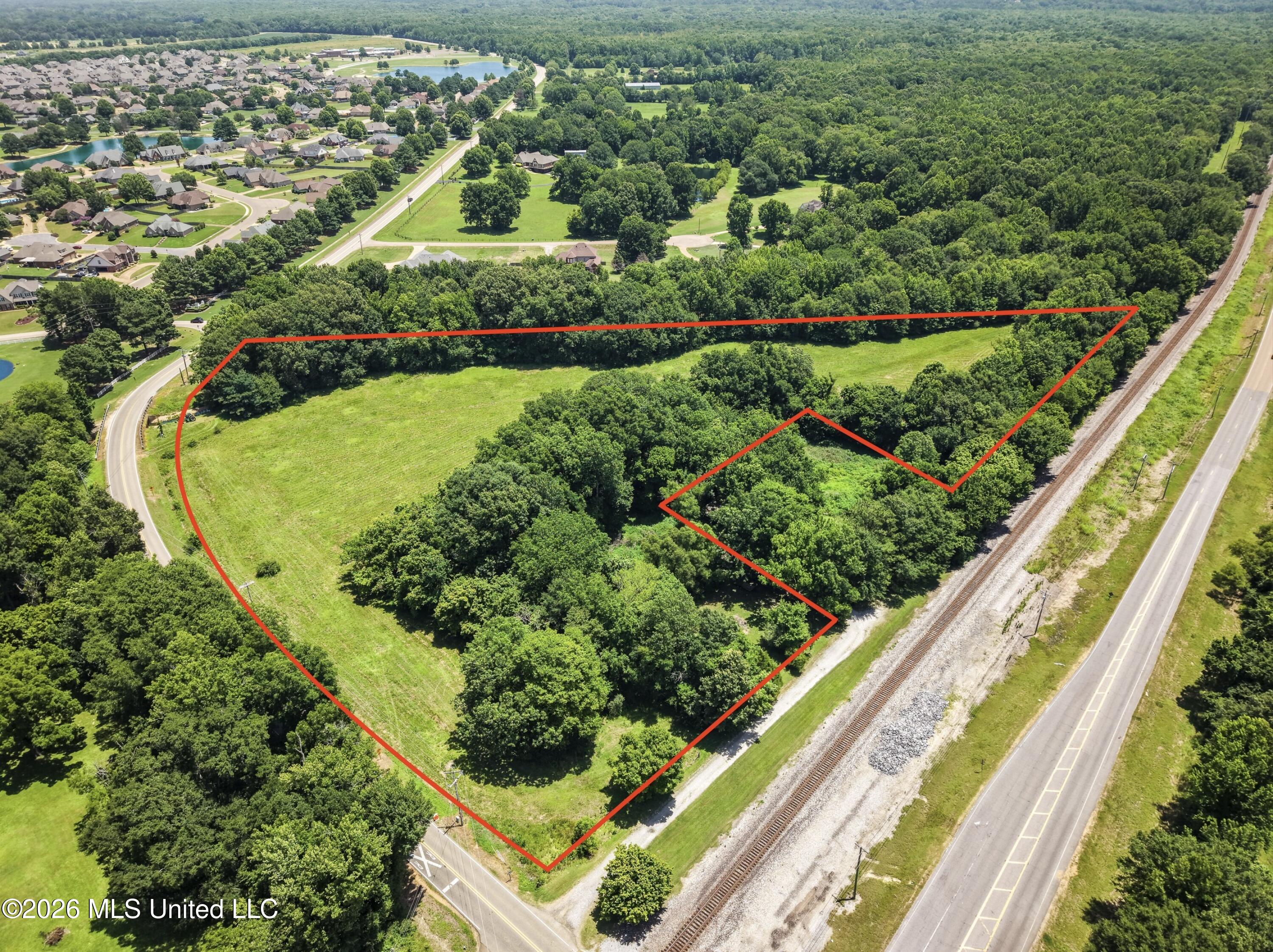 Center Hill Road Property Photo 1