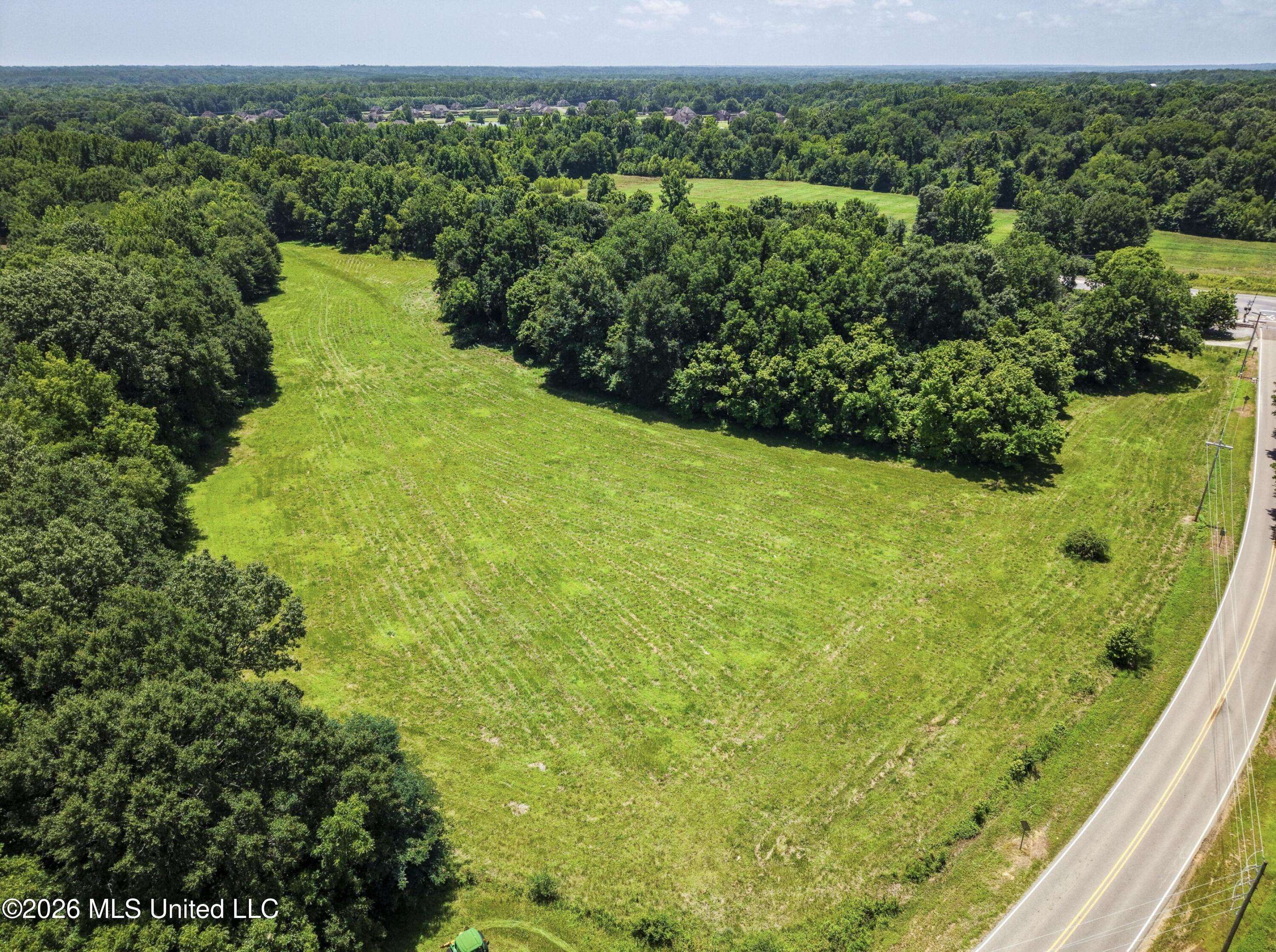 Center Hill Road Property Photo 9