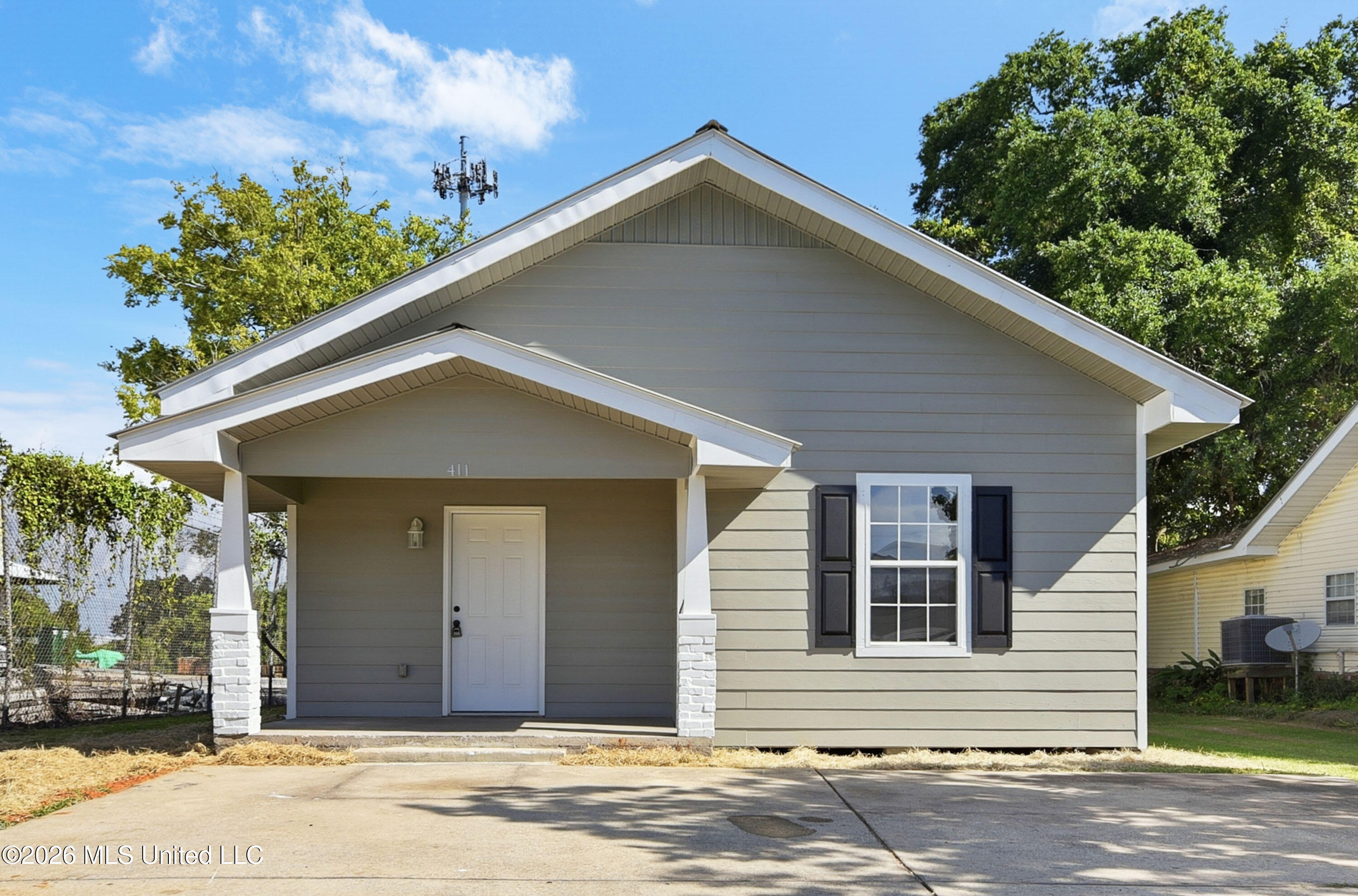 411 Henry Avenue Property Photo 1