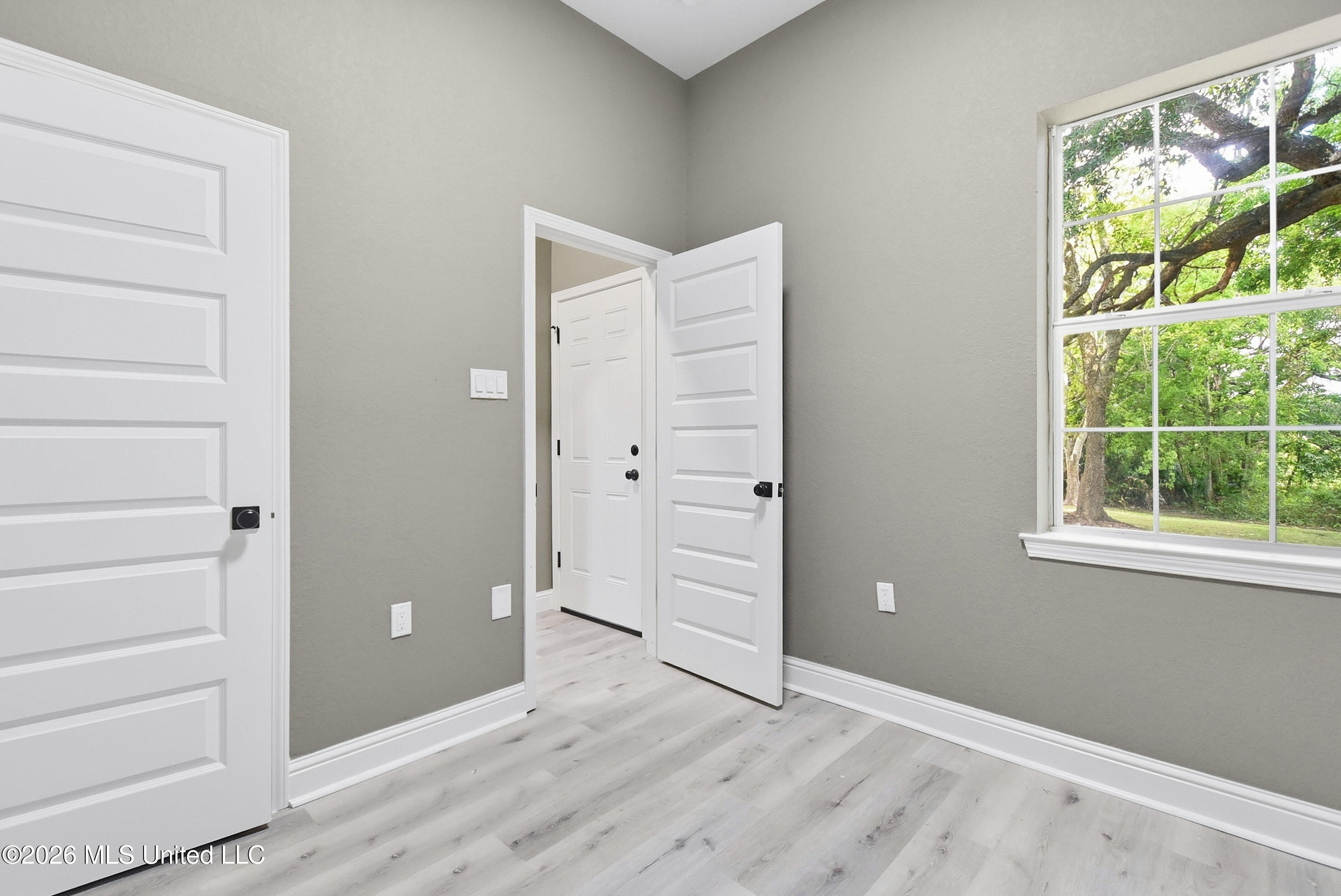 411 Henry Avenue Property Photo 8
