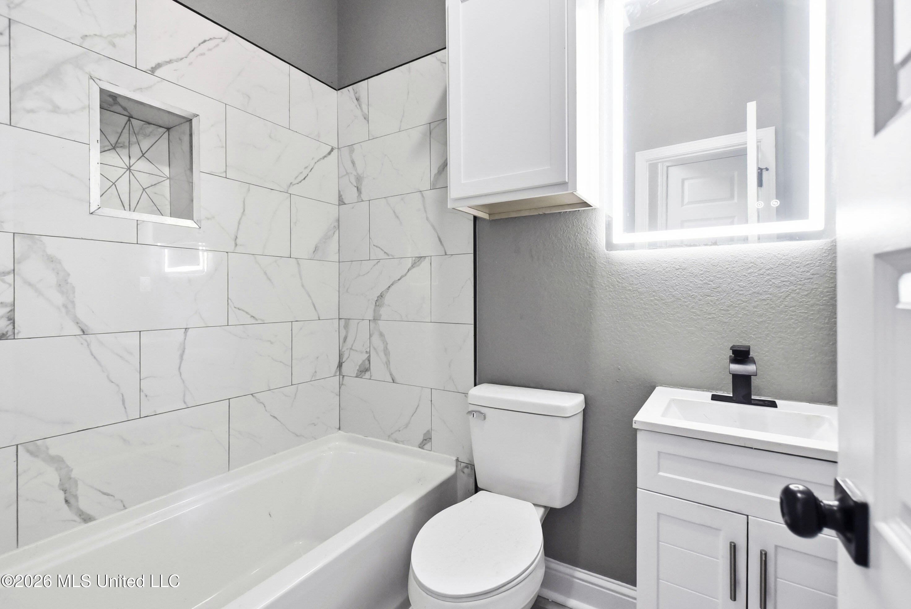 411 Henry Avenue Property Photo 11