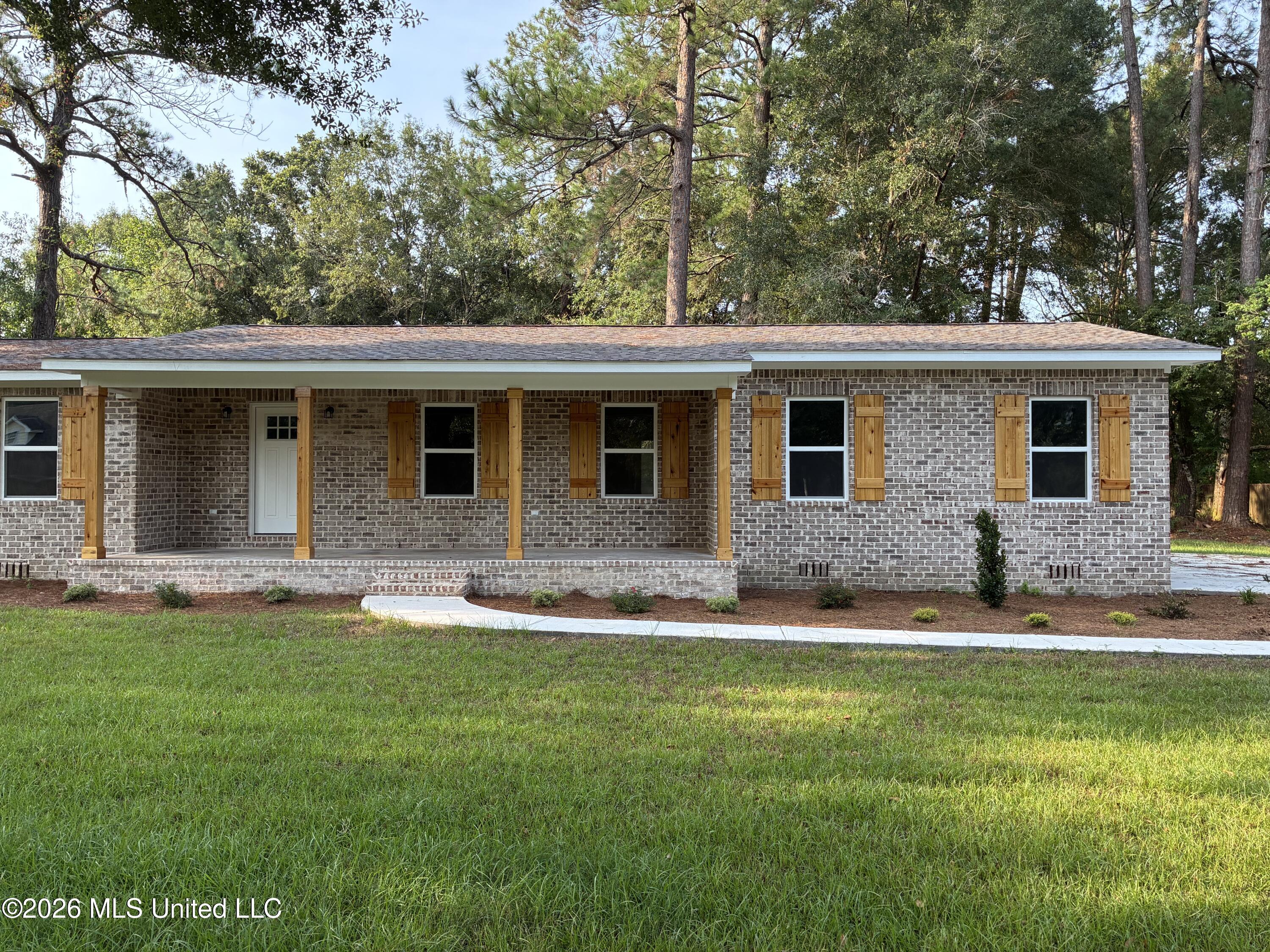 12908 Dixie Hill Drive Property Photo 2