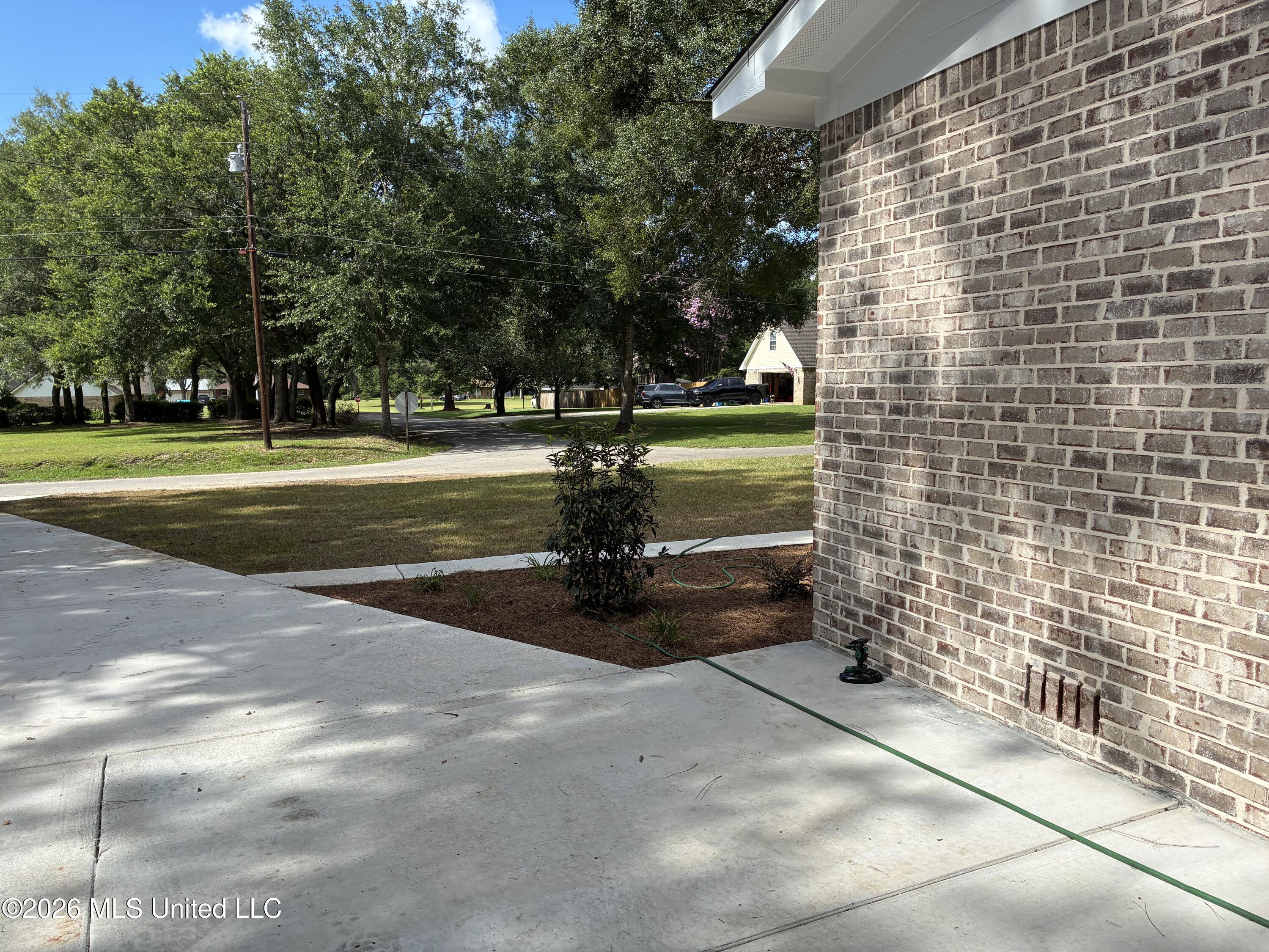 12908 Dixie Hill Drive Property Photo 6