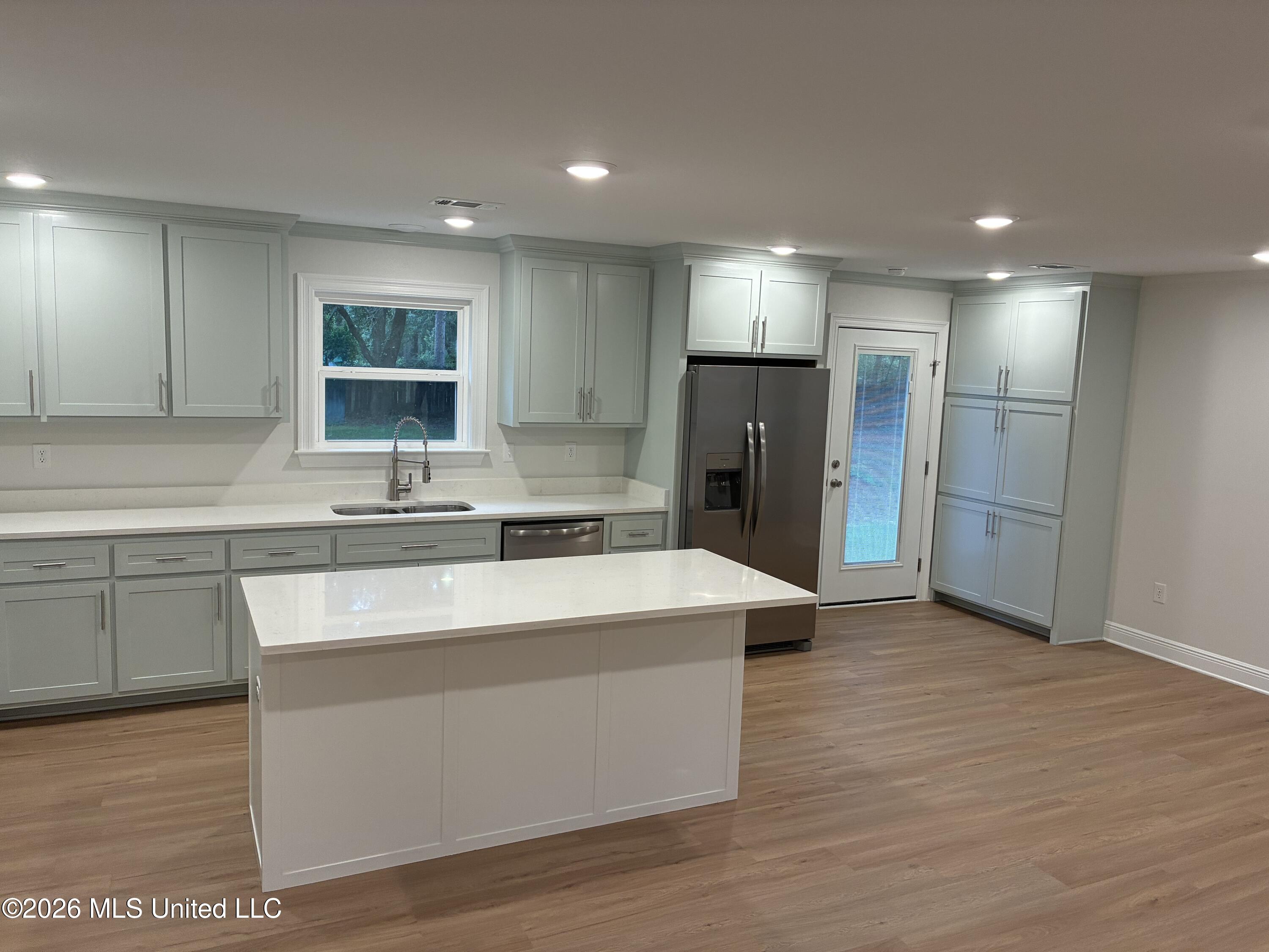 12908 Dixie Hill Drive Property Photo 8