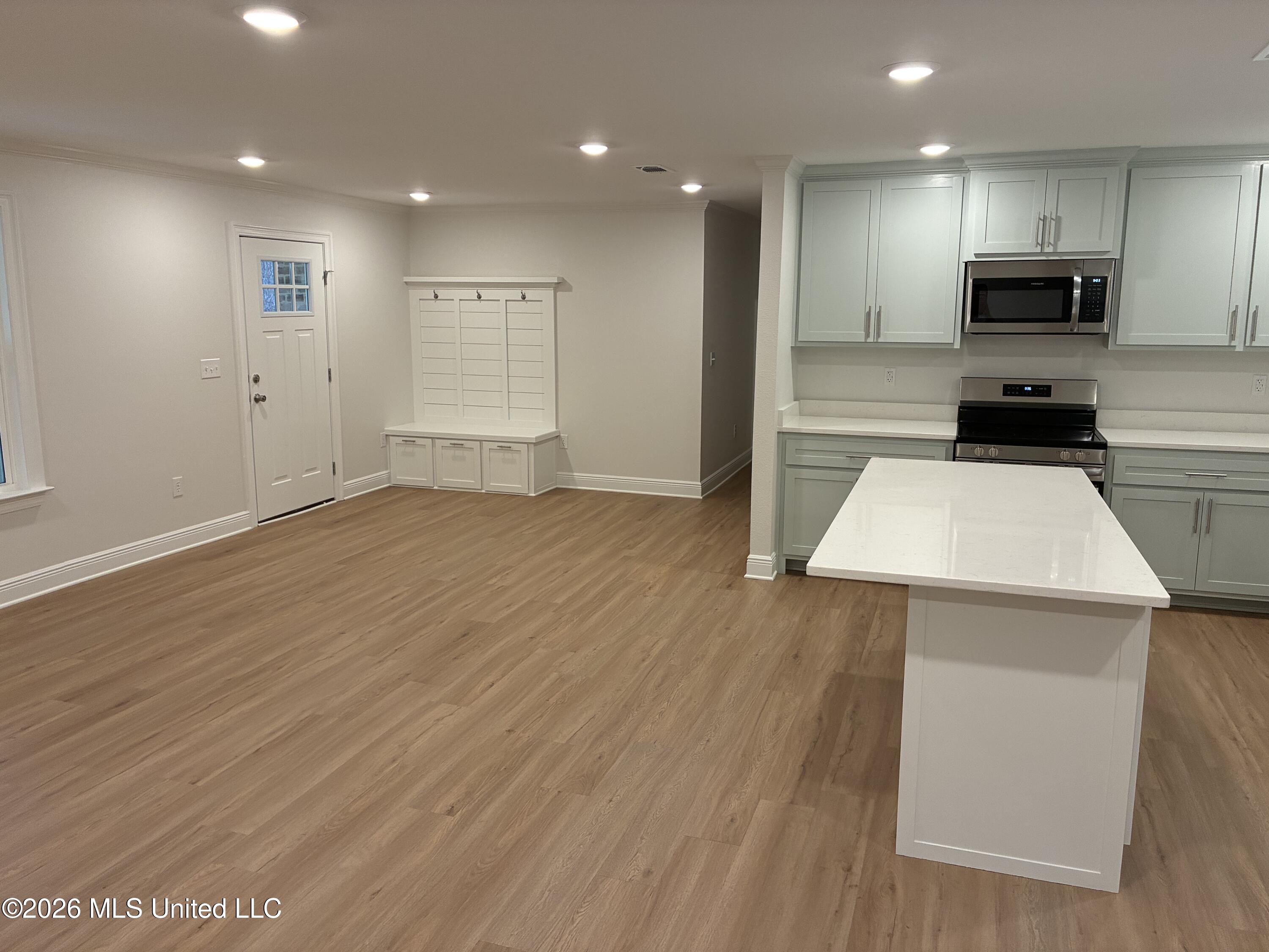 12908 Dixie Hill Drive Property Photo 12
