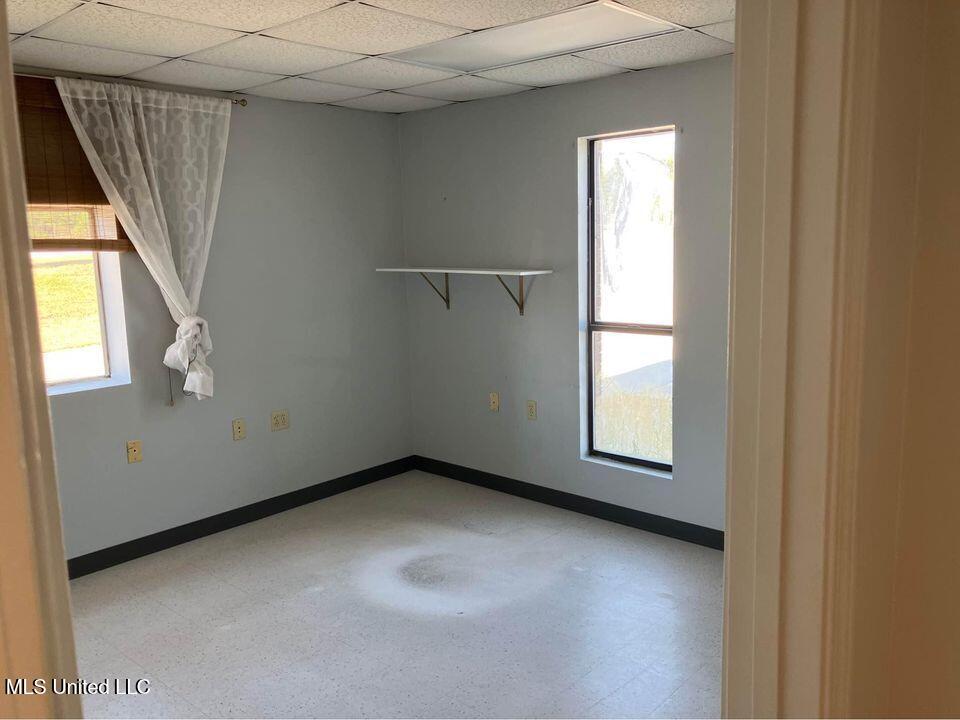 8579 W Oaklawn Road Property Photo 3