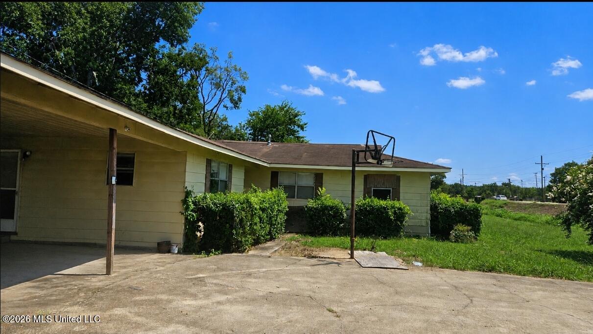 405 W 11th Street Property Photo 5