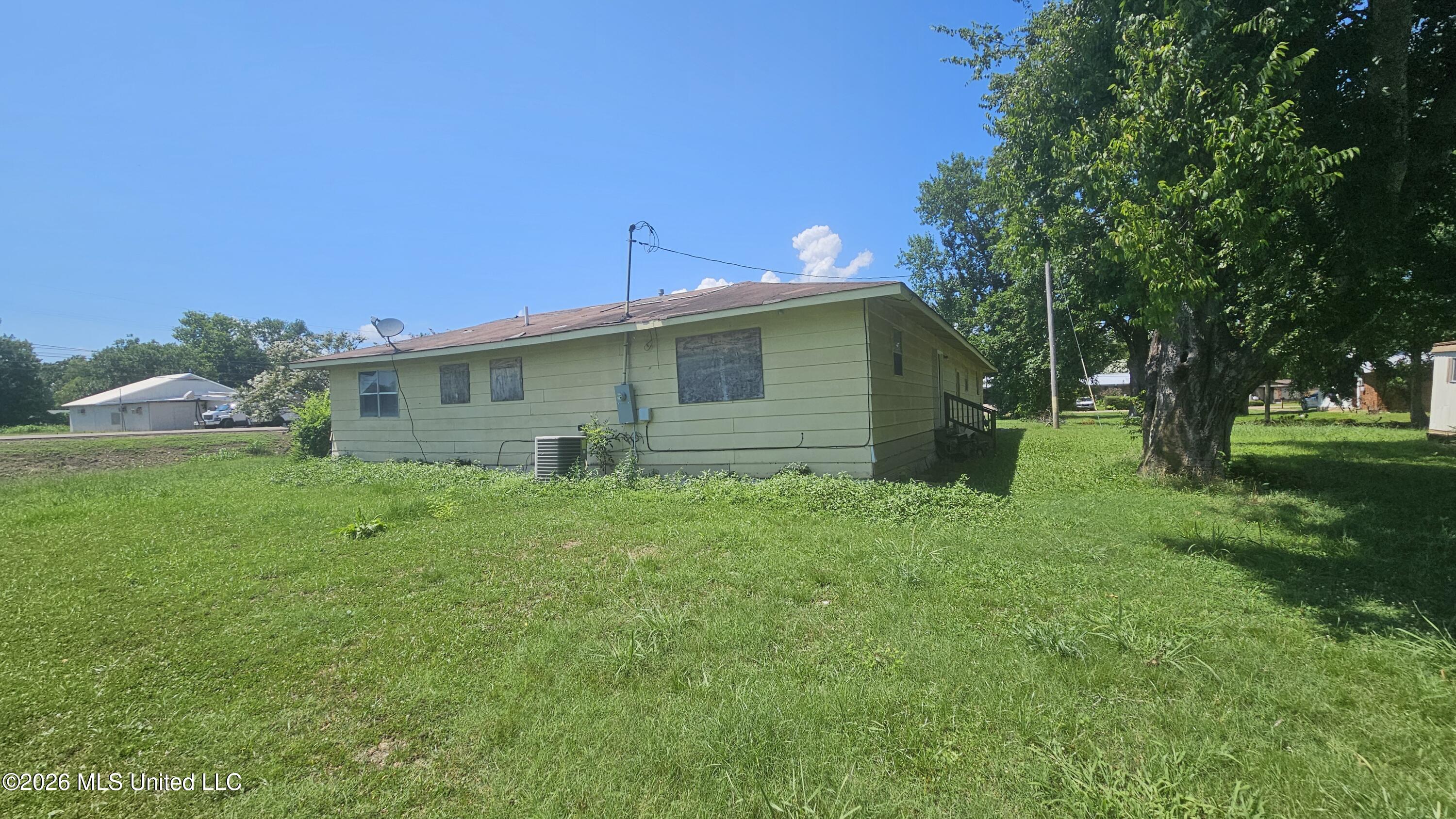 405 W 11th Street Property Photo 9