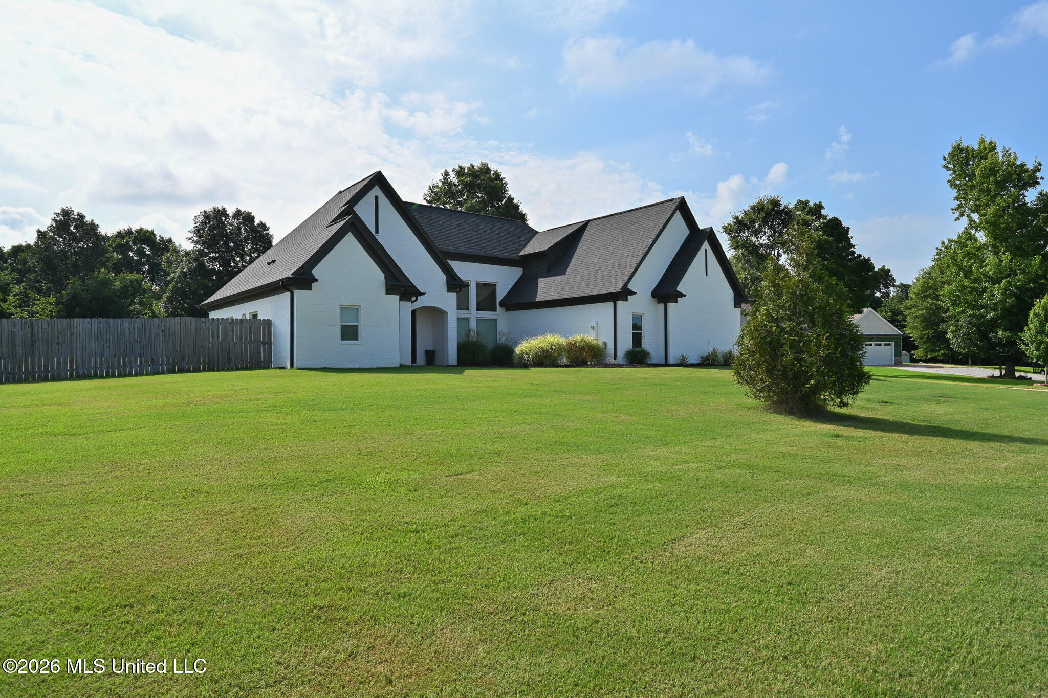 730 Moore Loop Property Photo 4