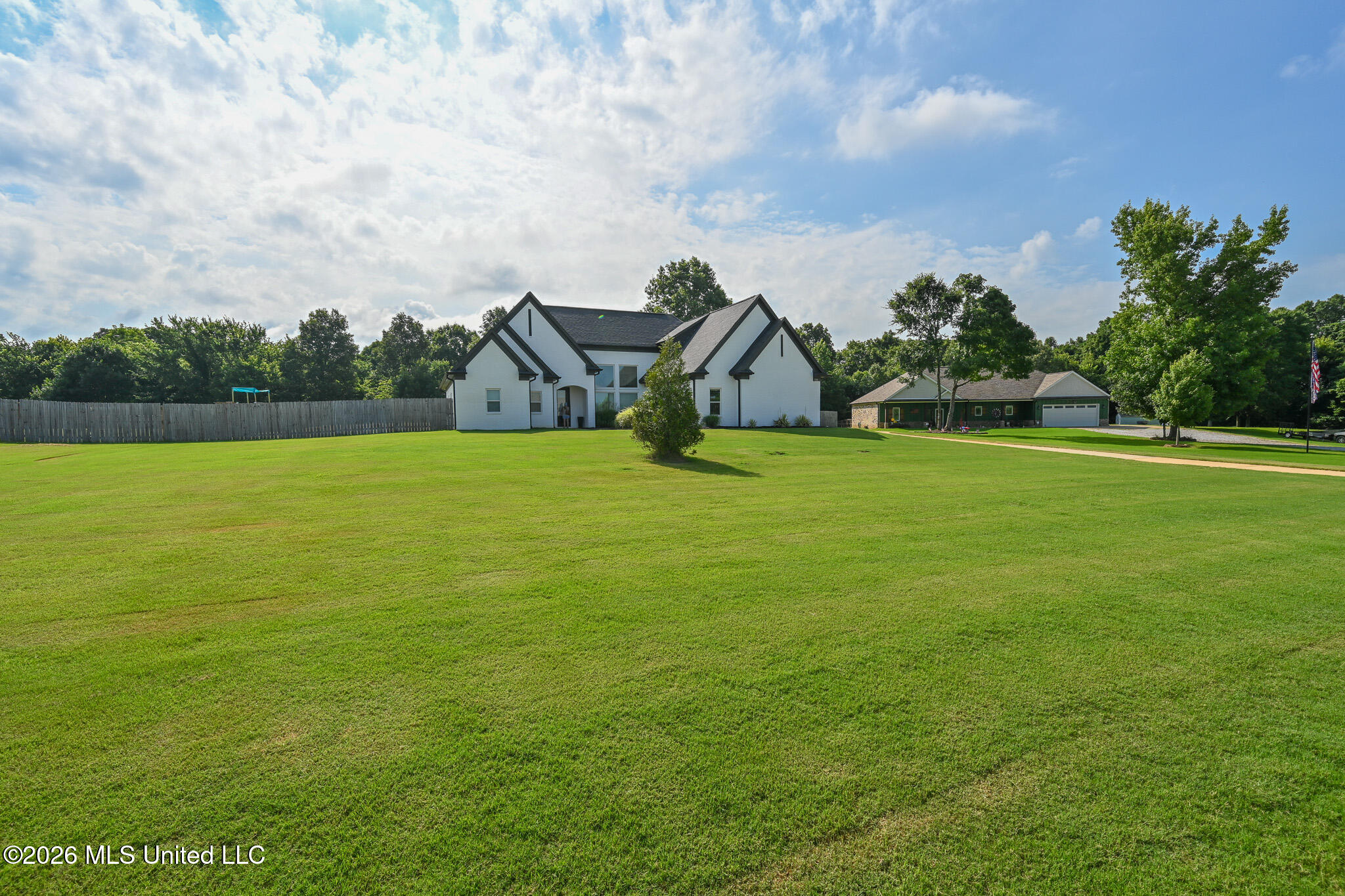 730 Moore Loop Property Photo 5