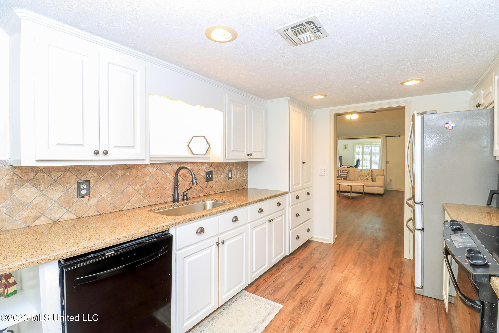 123 Caribbean Cove Property Photo 10