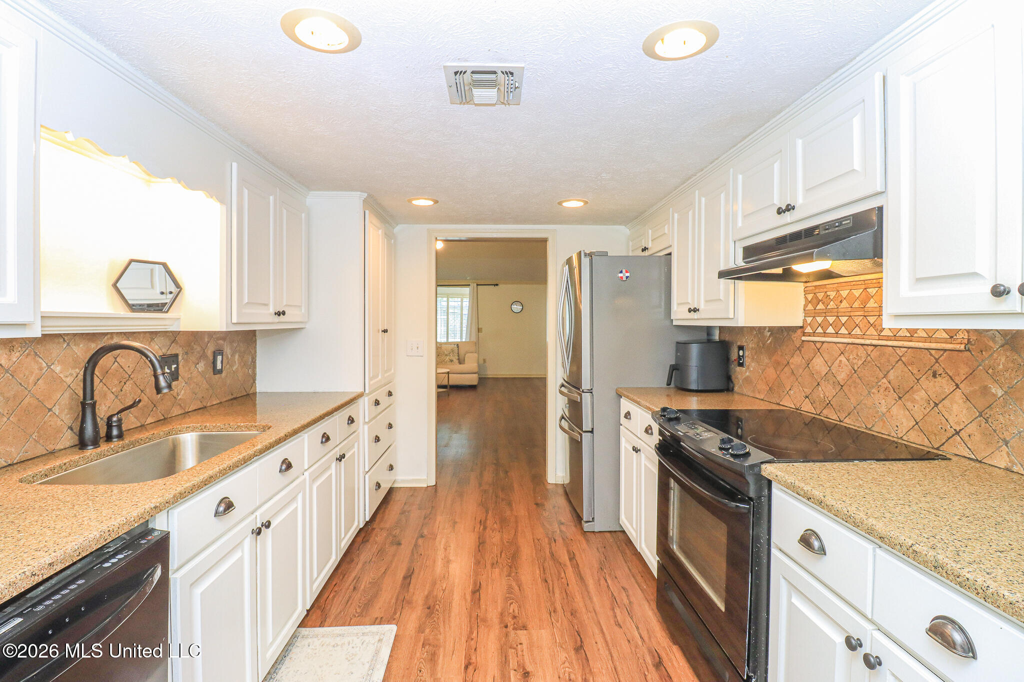 123 Caribbean Cove Property Photo 11