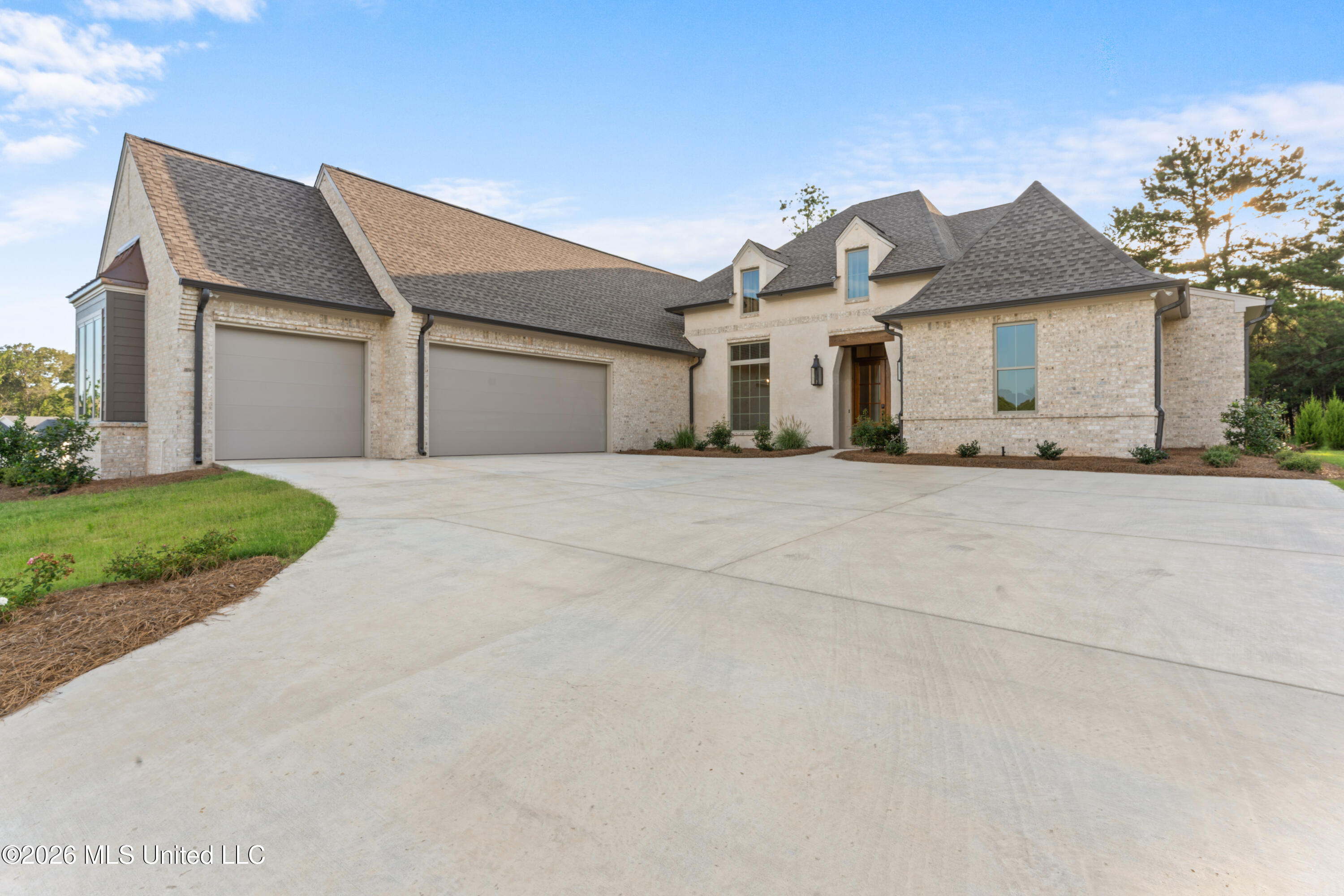 637 Big Valley Loop Property Photo 2