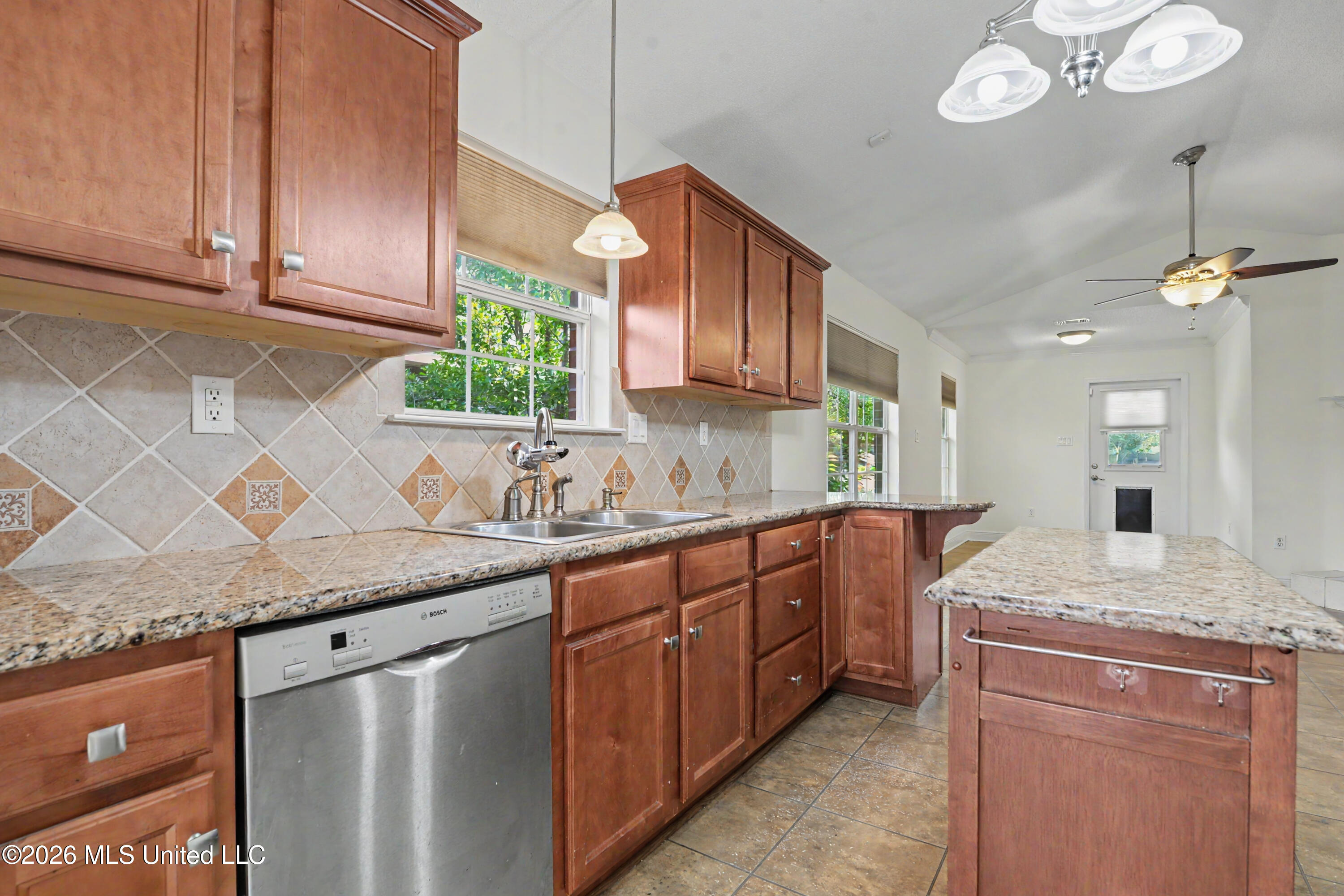 17008 Date Palm Drive Property Photo 6