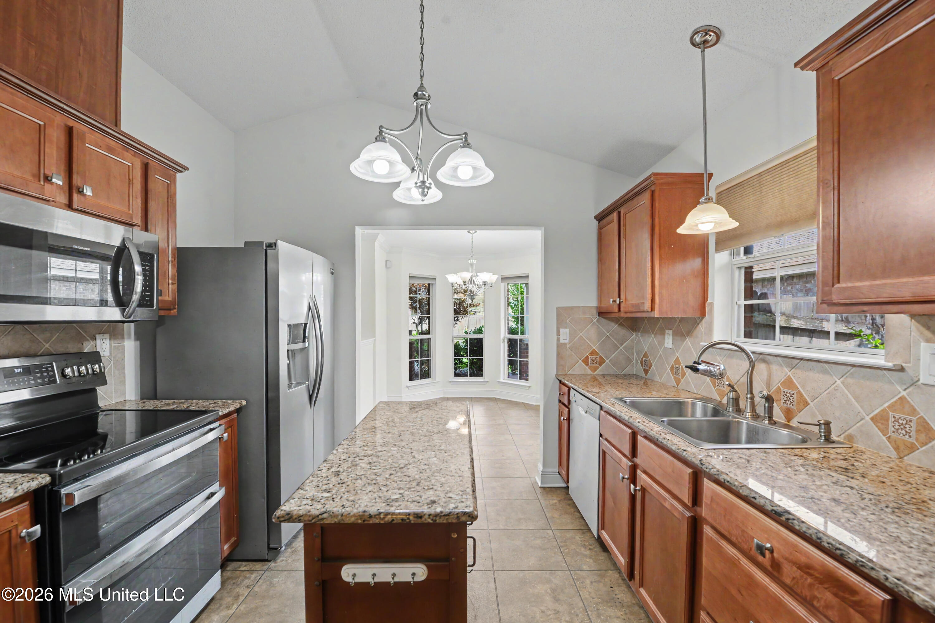 17008 Date Palm Drive Property Photo 7