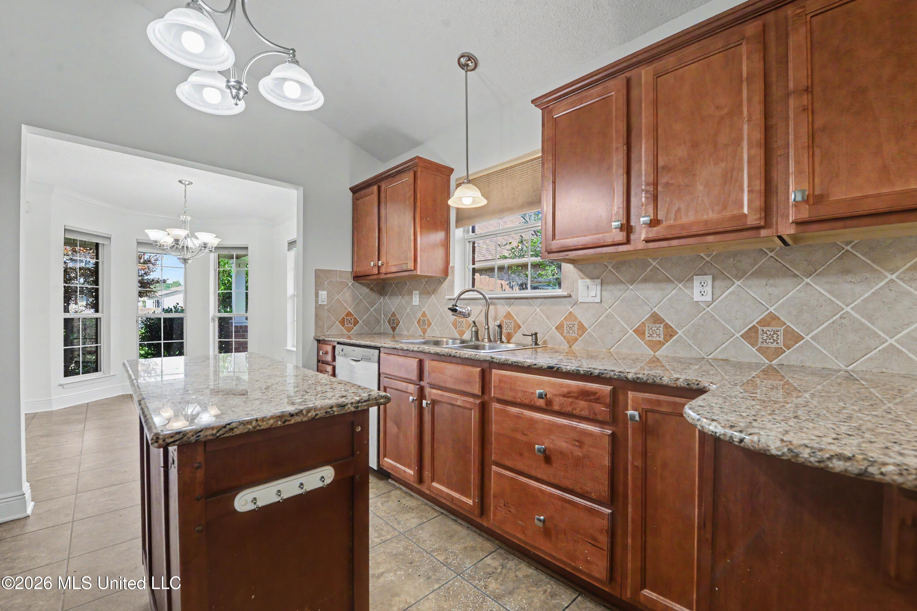17008 Date Palm Drive Property Photo 8