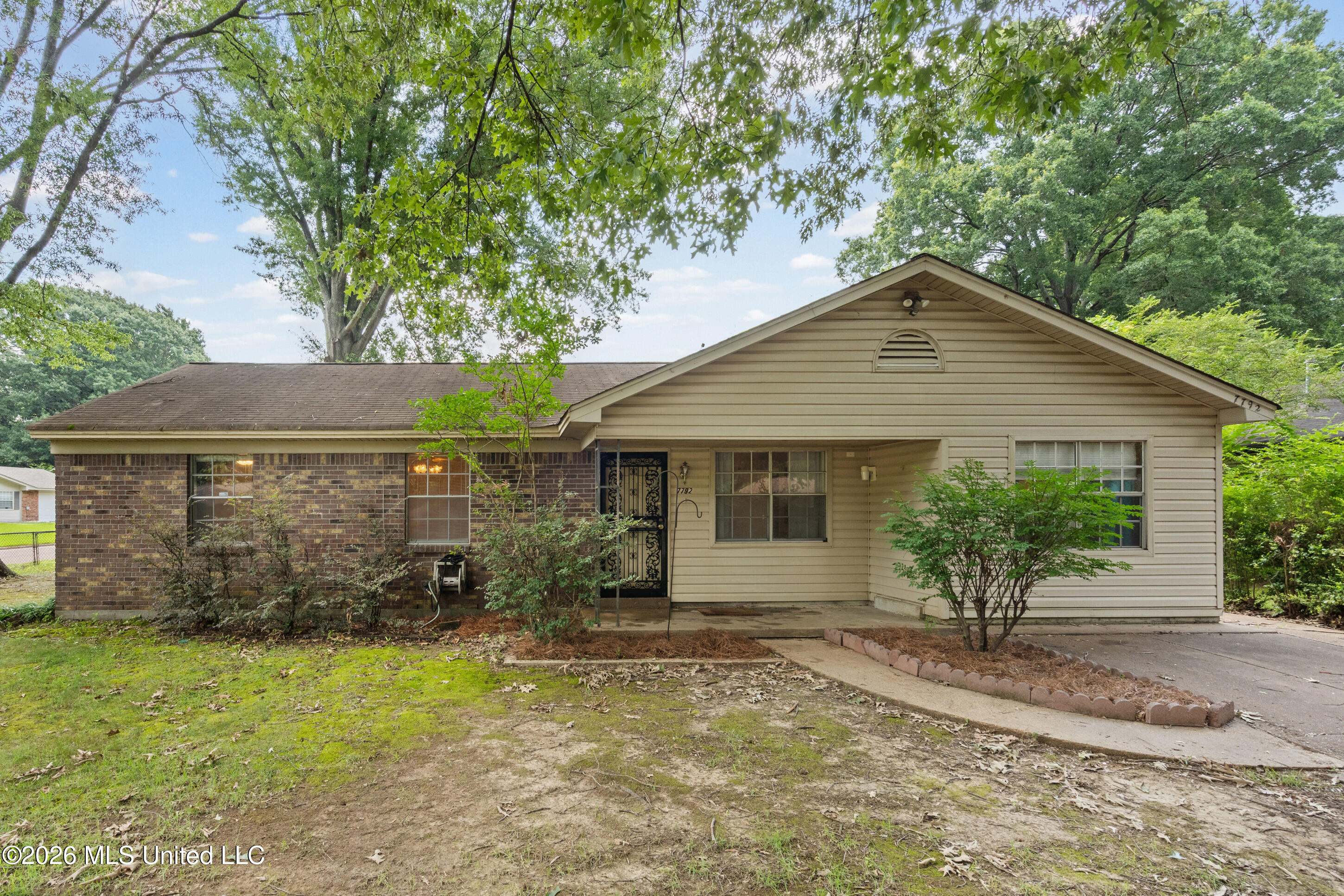 7792 Charleston Drive Property Photo 1