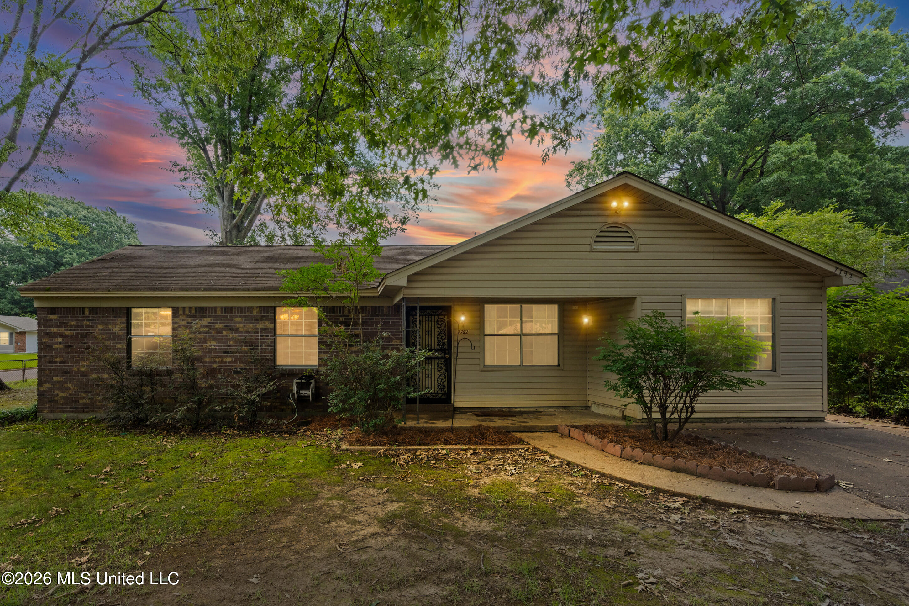 7792 Charleston Drive Property Photo 6