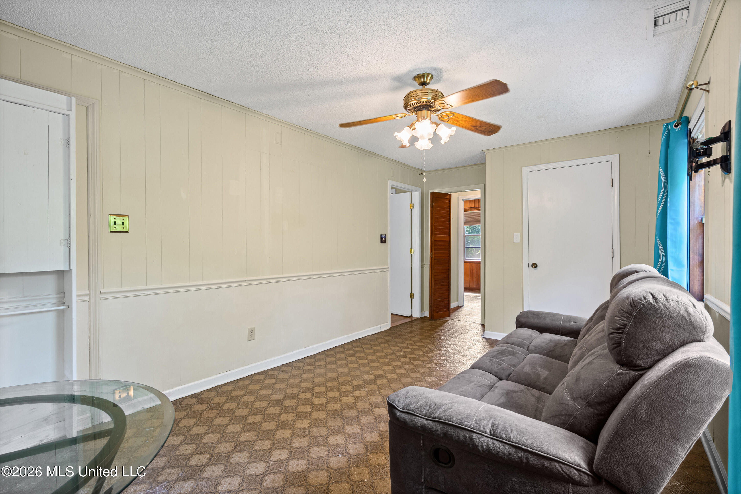 7792 Charleston Drive Property Photo 7