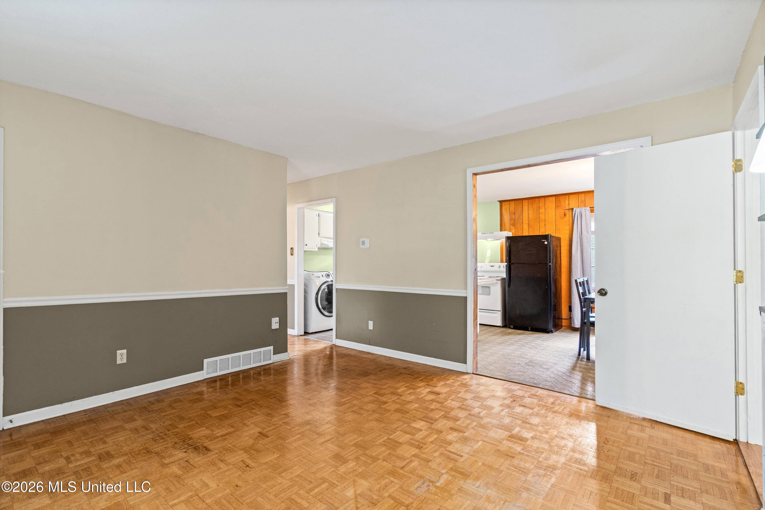 7792 Charleston Drive Property Photo 10