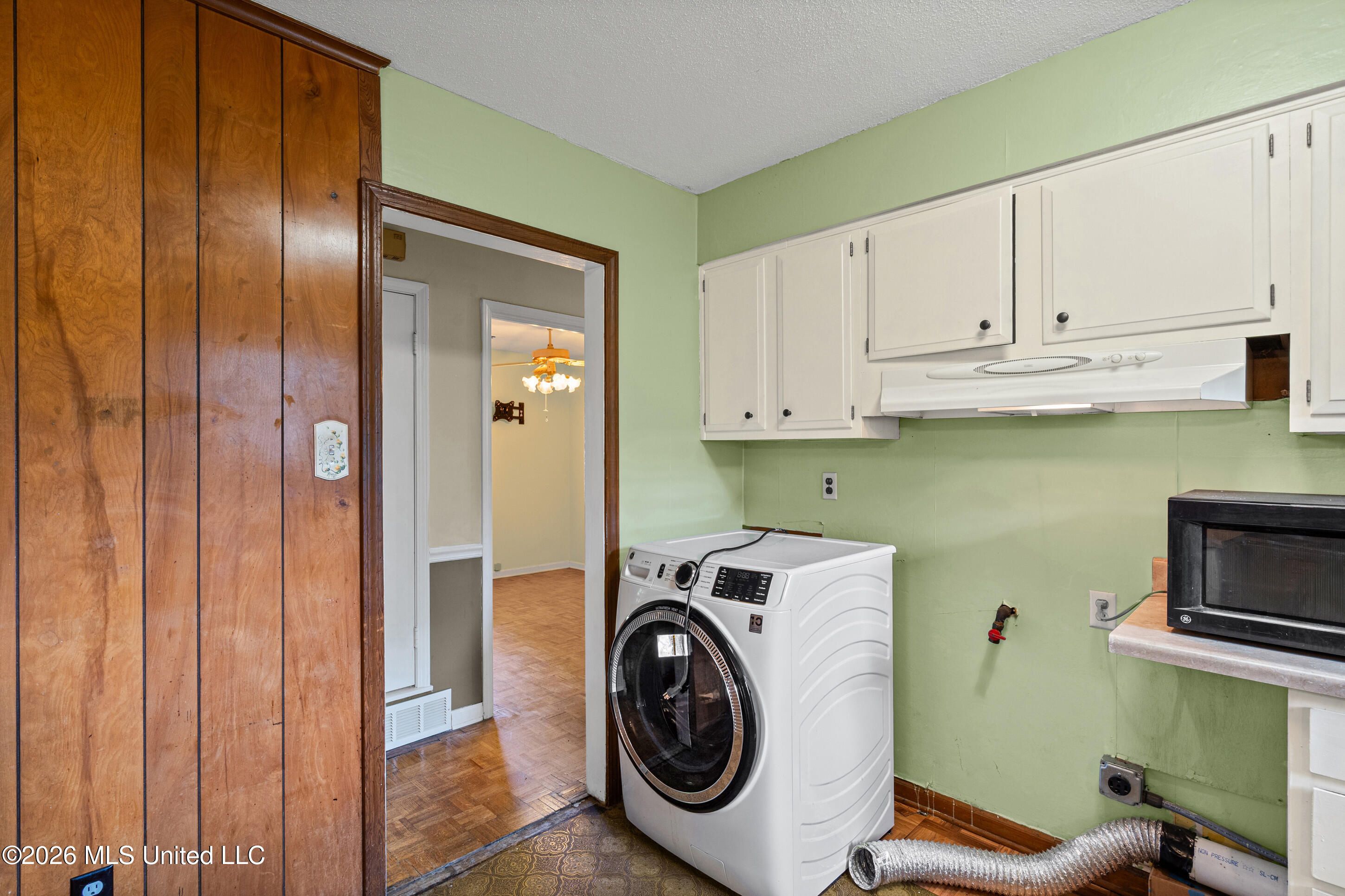 7792 Charleston Drive Property Photo 13