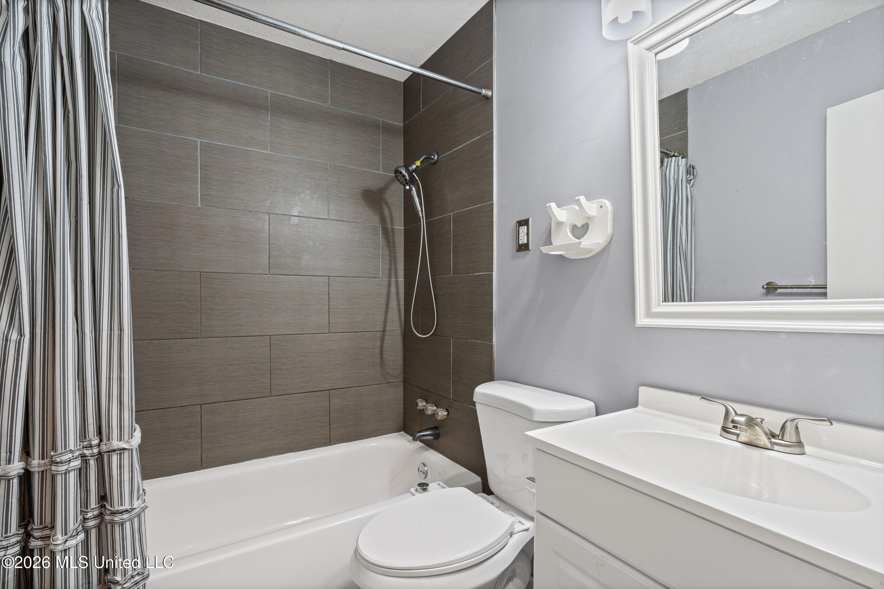 7792 Charleston Drive Property Photo 14