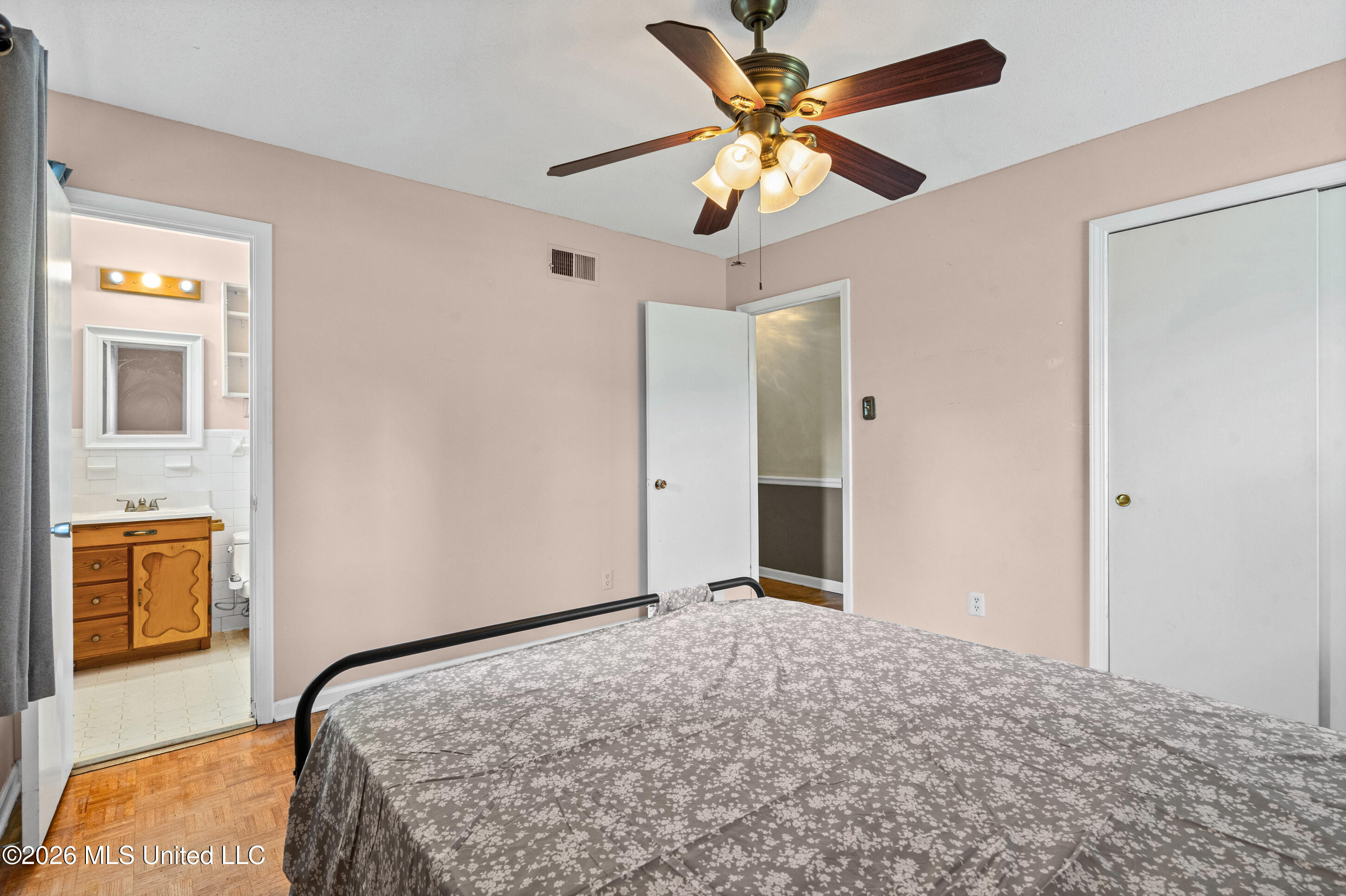 7792 Charleston Drive Property Photo 16