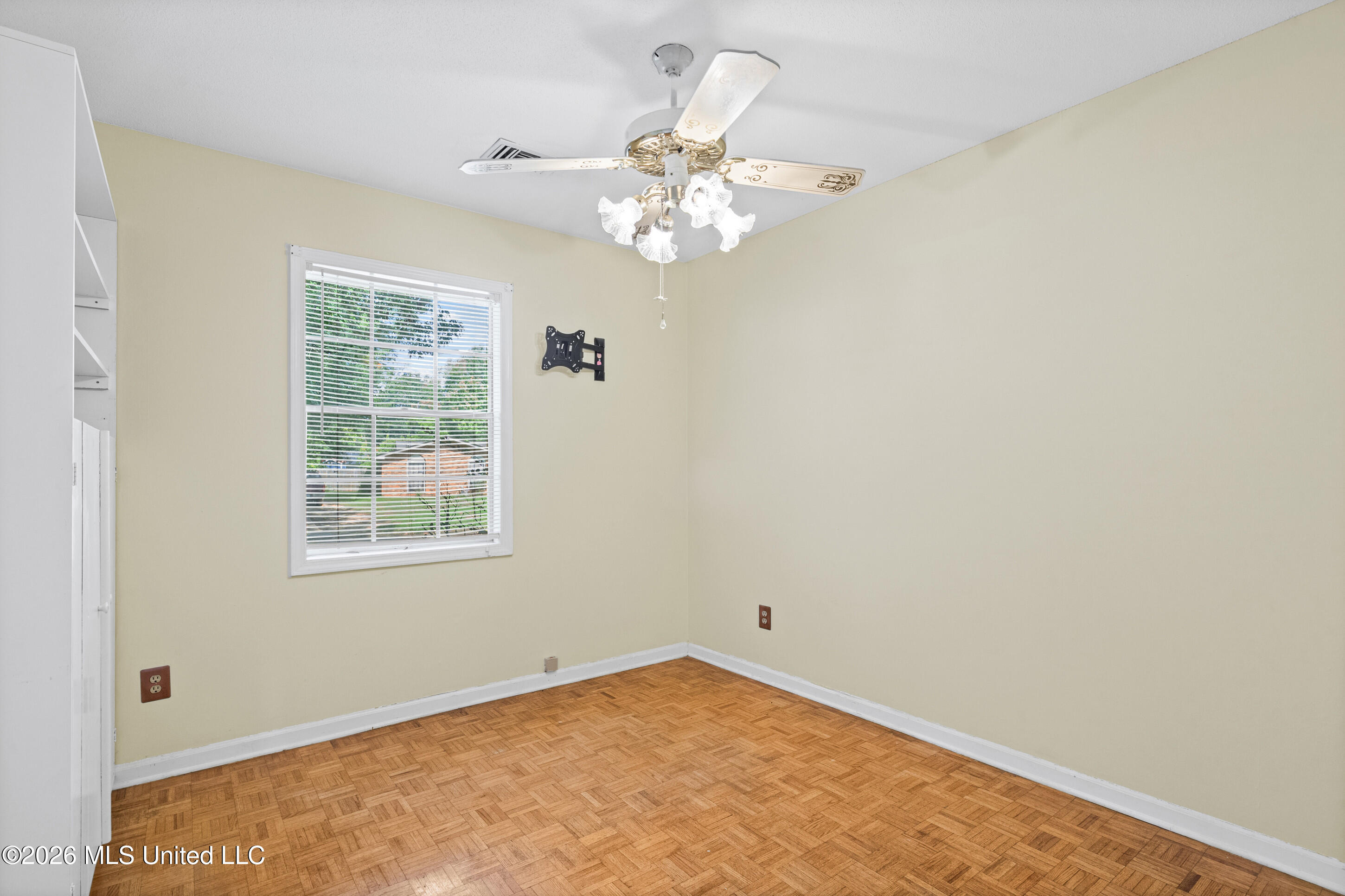 7792 Charleston Drive Property Photo 17