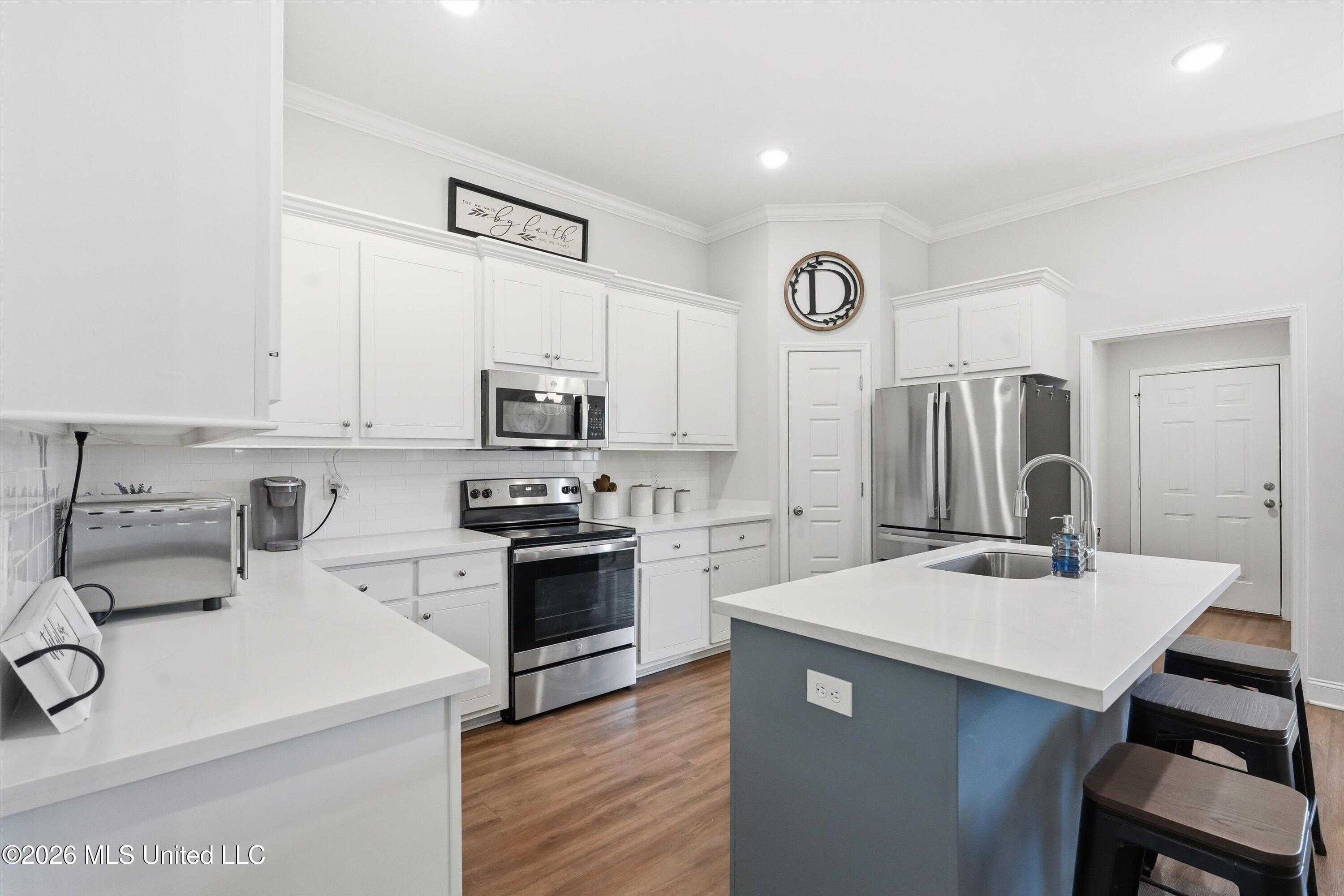122 Jasmine Cove Drive Property Photo 11