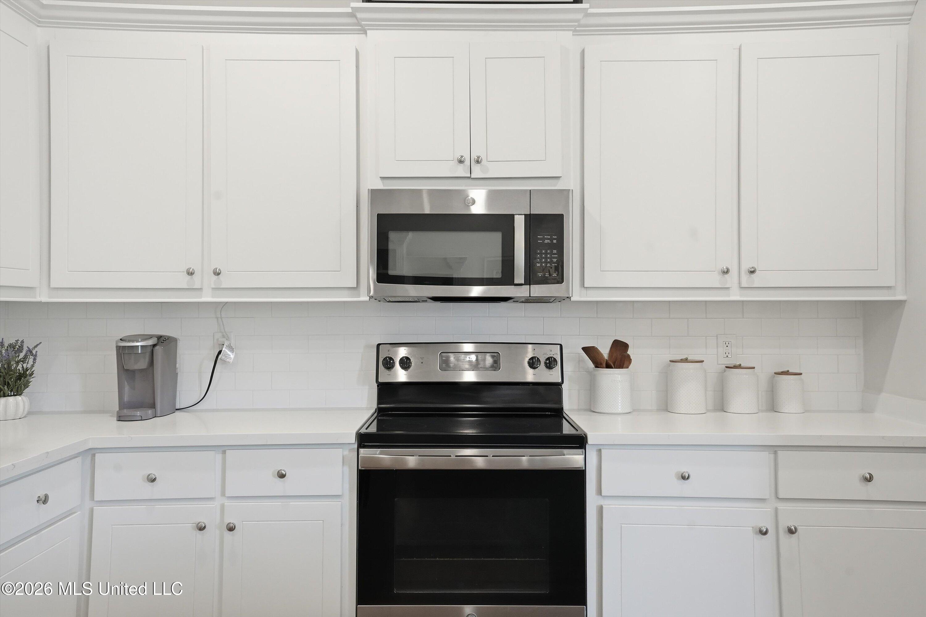 122 Jasmine Cove Drive Property Photo 12
