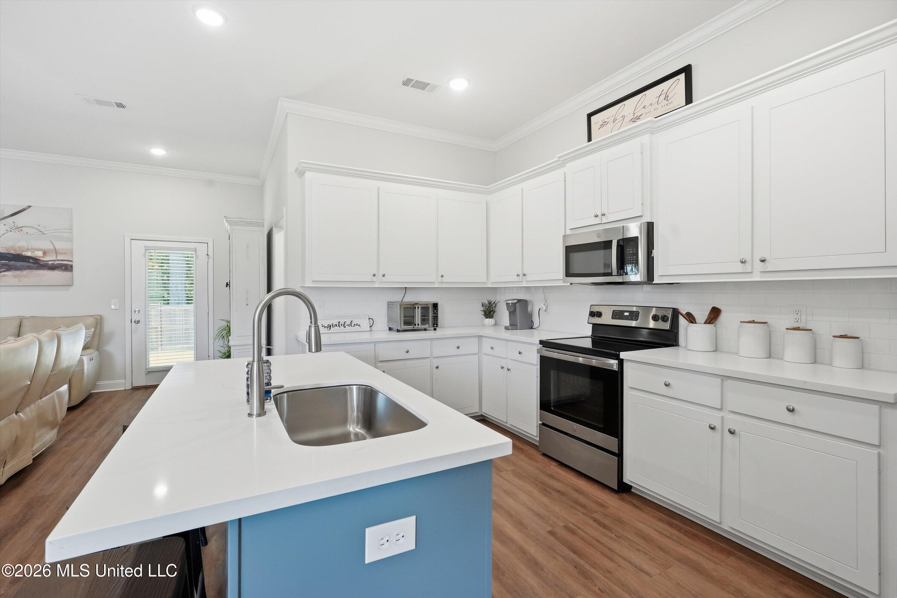122 Jasmine Cove Drive Property Photo 13