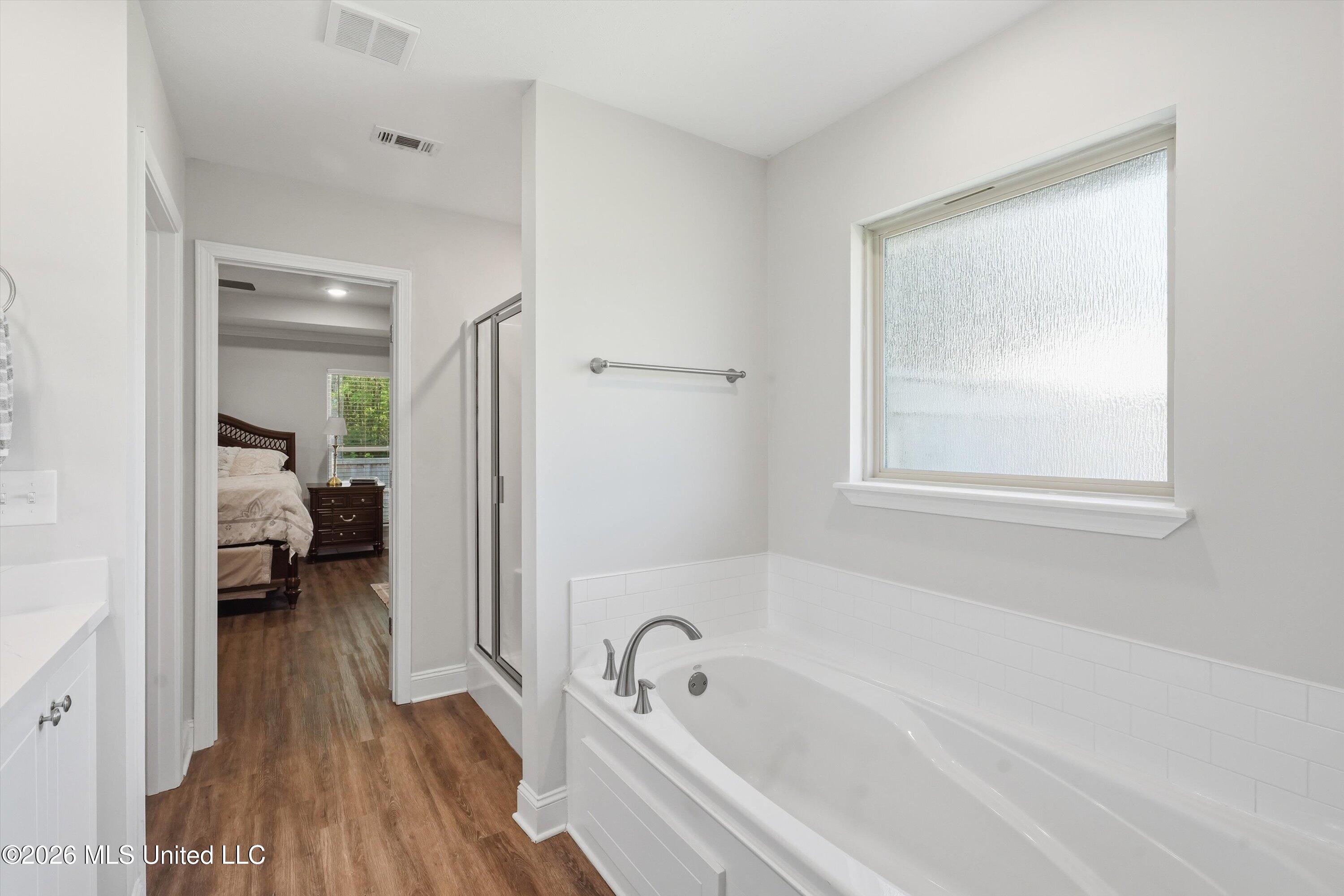 122 Jasmine Cove Drive Property Photo 18