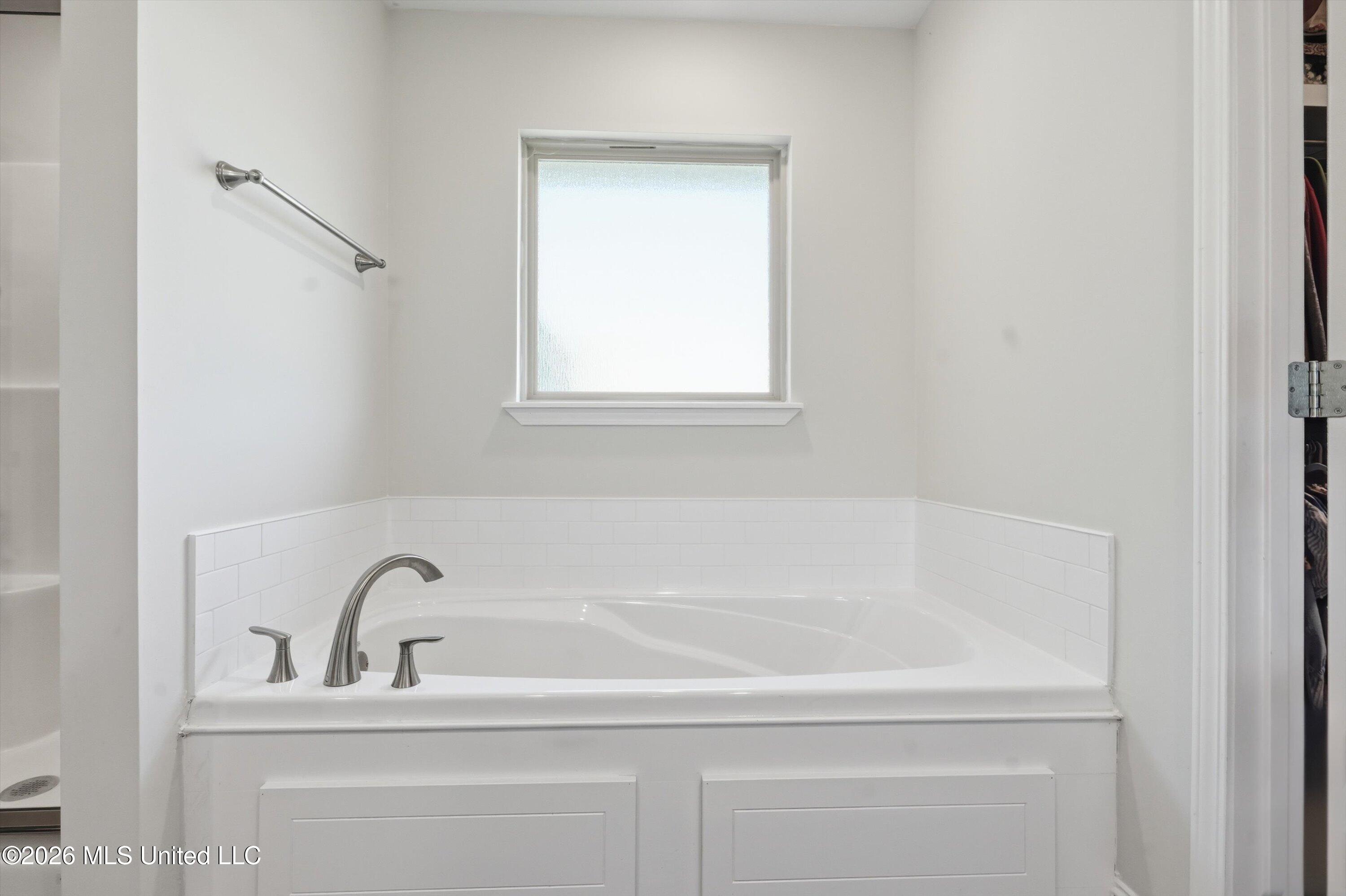 122 Jasmine Cove Drive Property Photo 19