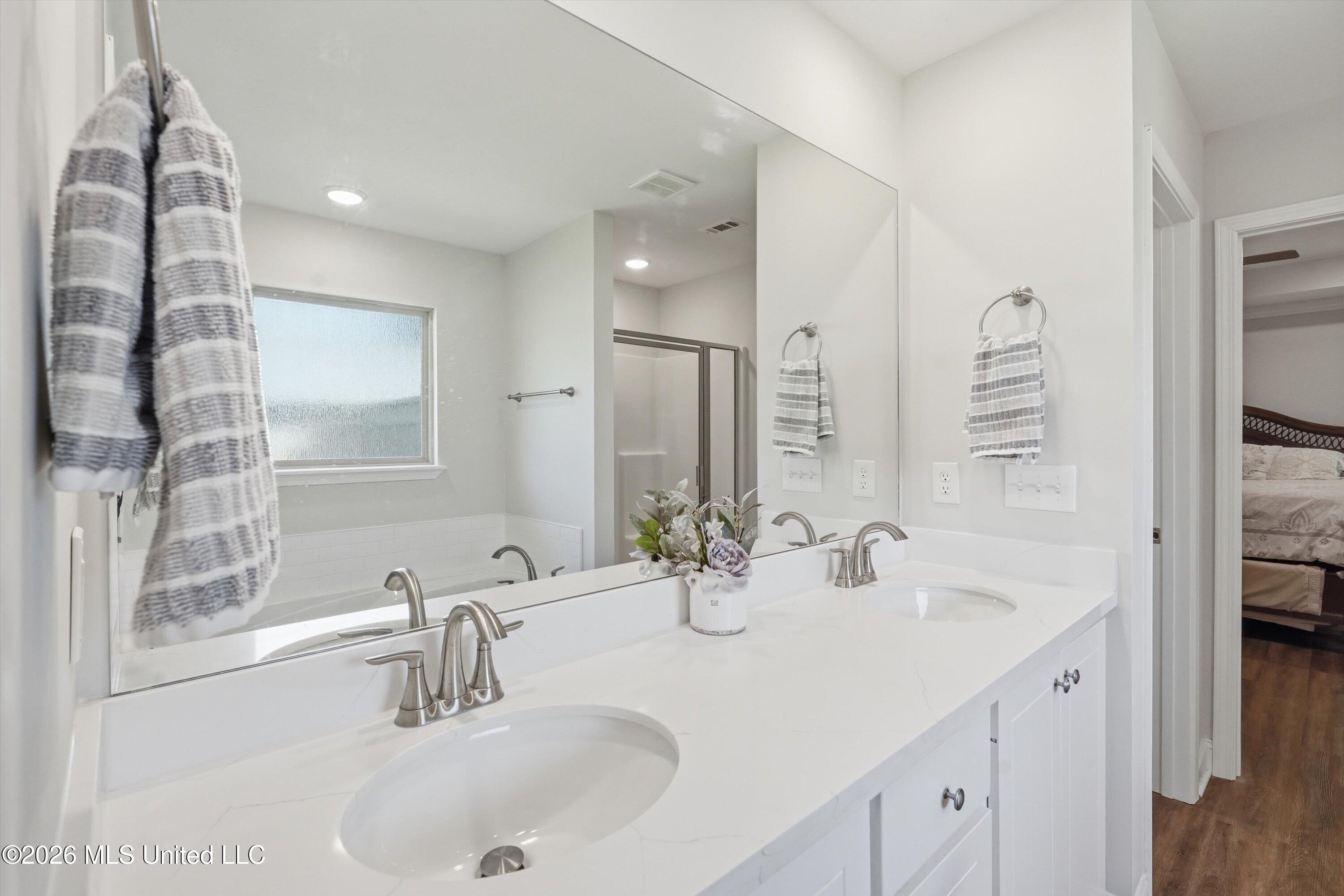 122 Jasmine Cove Drive Property Photo 20