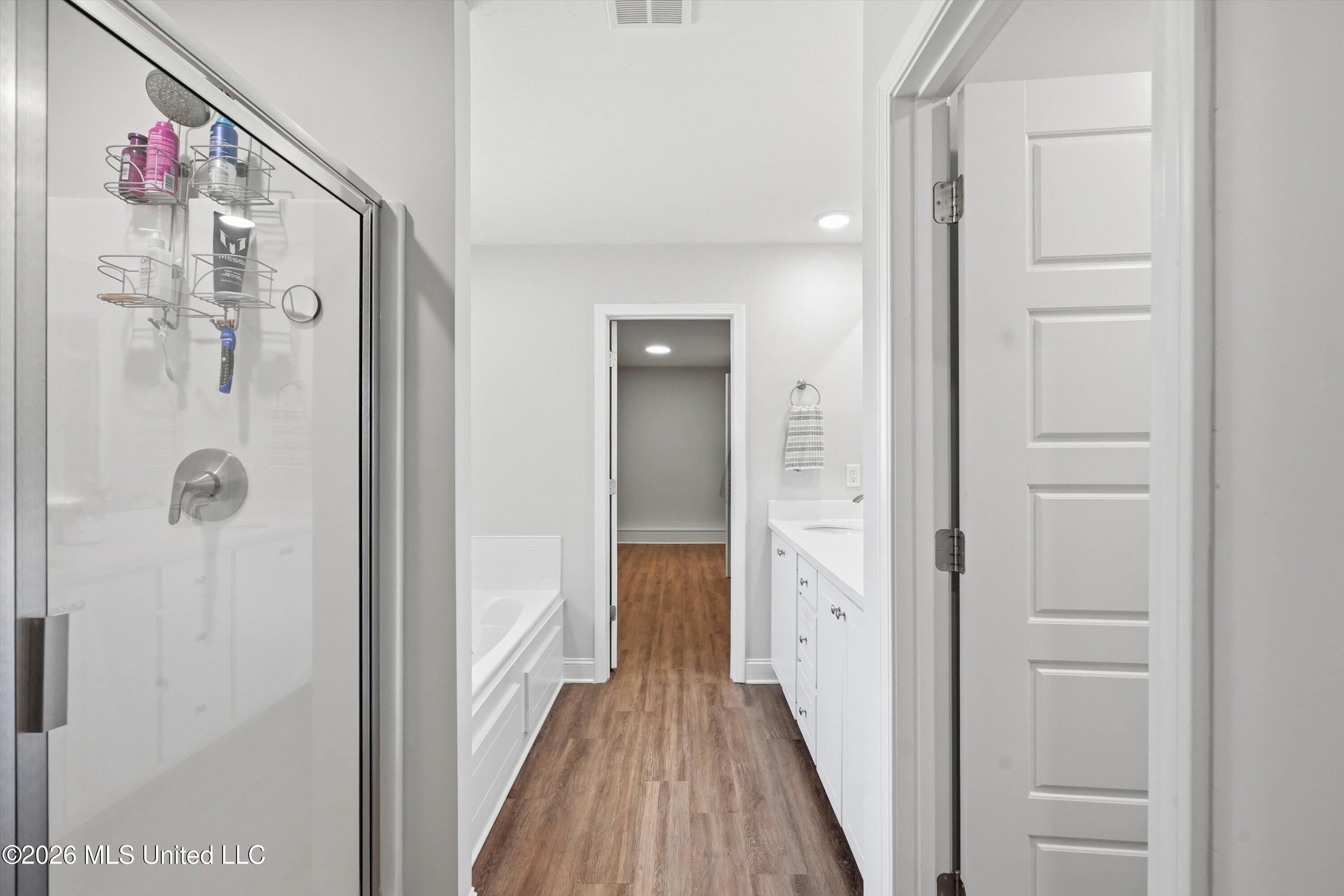 122 Jasmine Cove Drive Property Photo 22