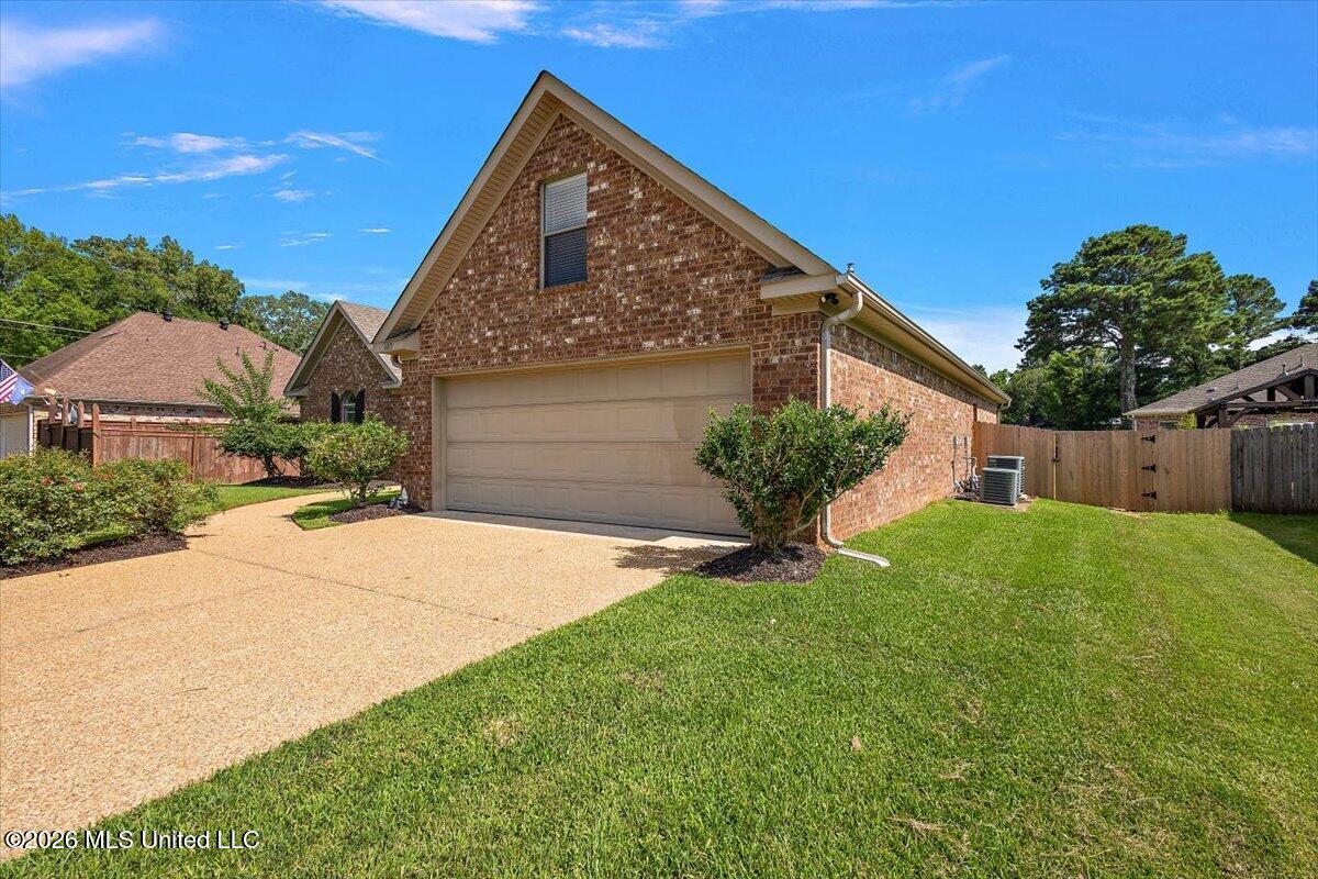 103 Rhemann Boulevard Property Photo 2