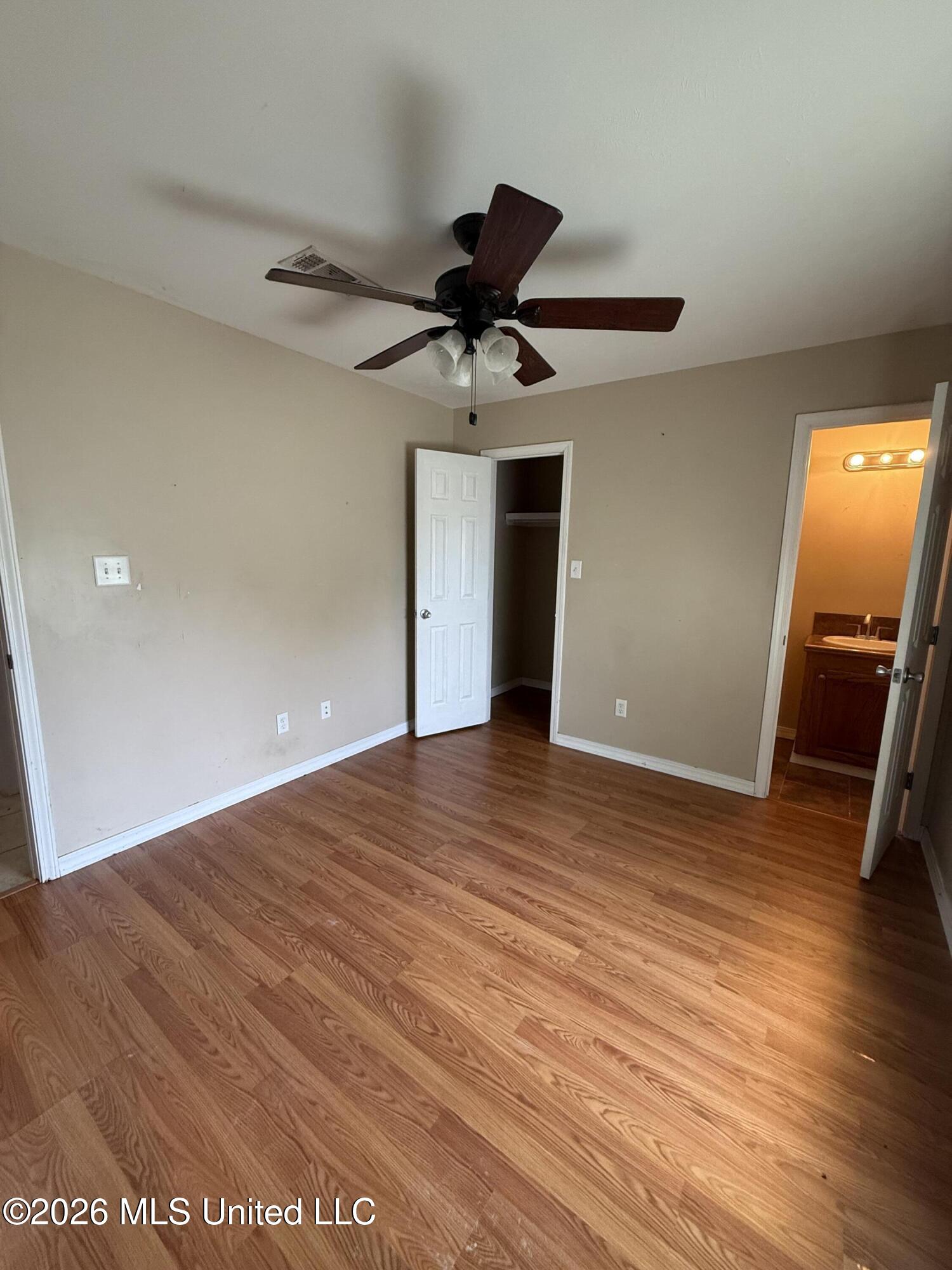 1359 Gloria Trl Ne Property Photo 7