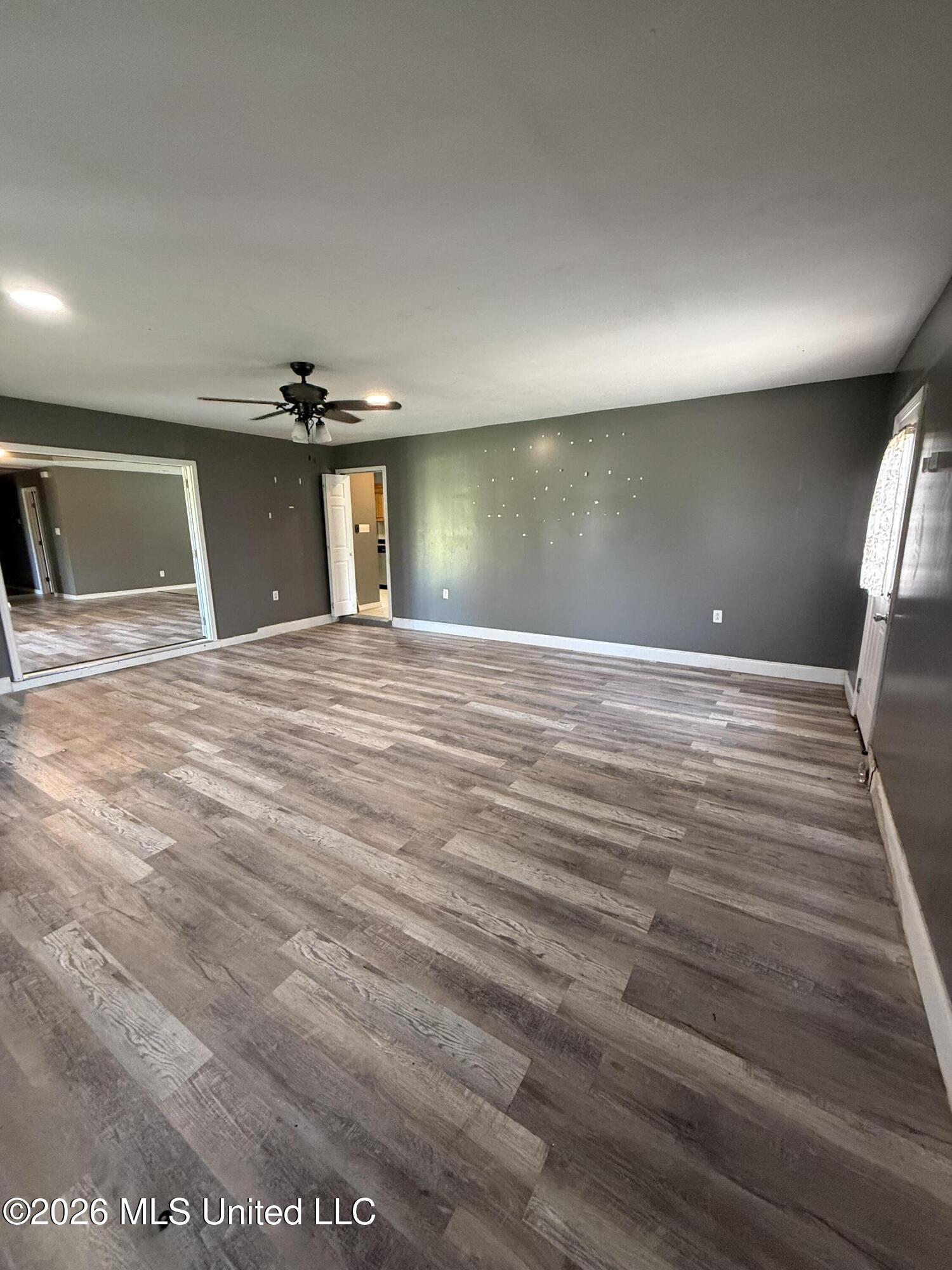 1359 Gloria Trl Ne Property Photo 9