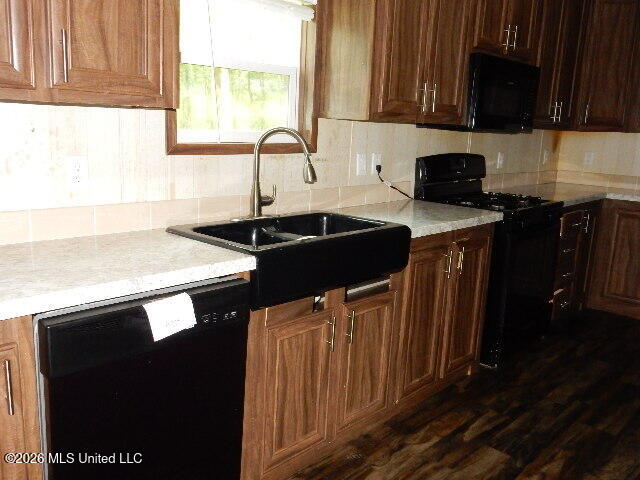 202 Moore Street Property Photo 14