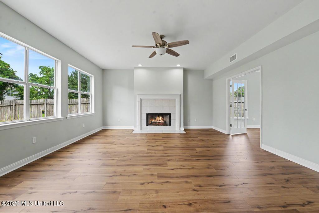 8218 Groveland Road Property Photo 4